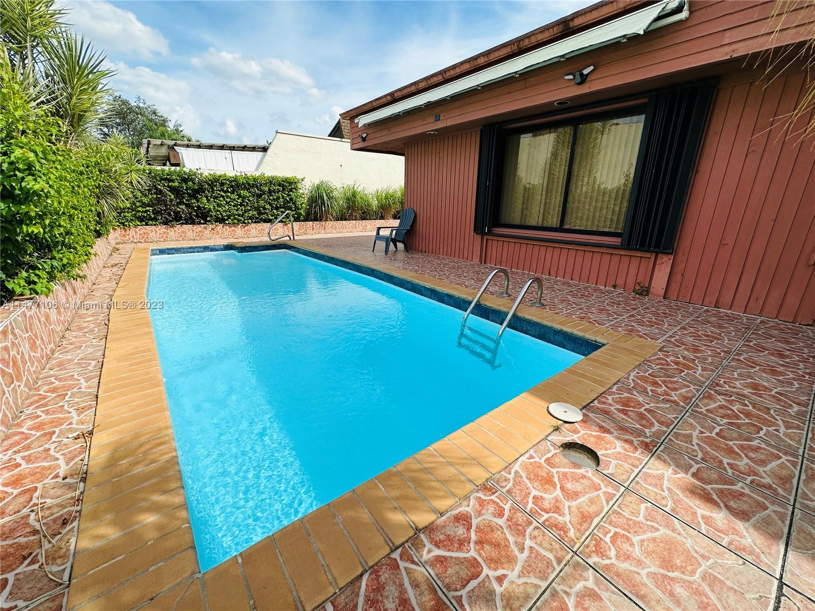 HIDDEN OAKS - Residential Lease