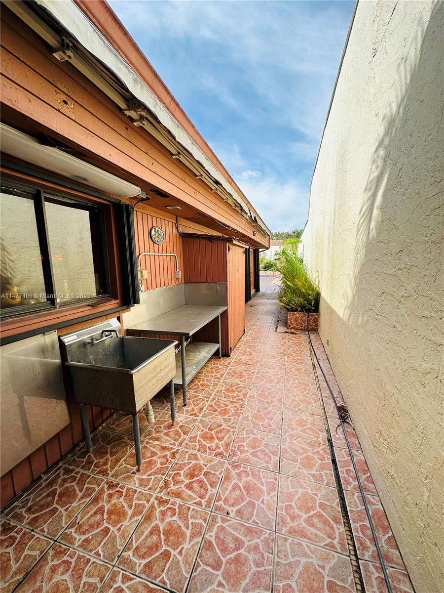 HIDDEN OAKS - Residential Lease