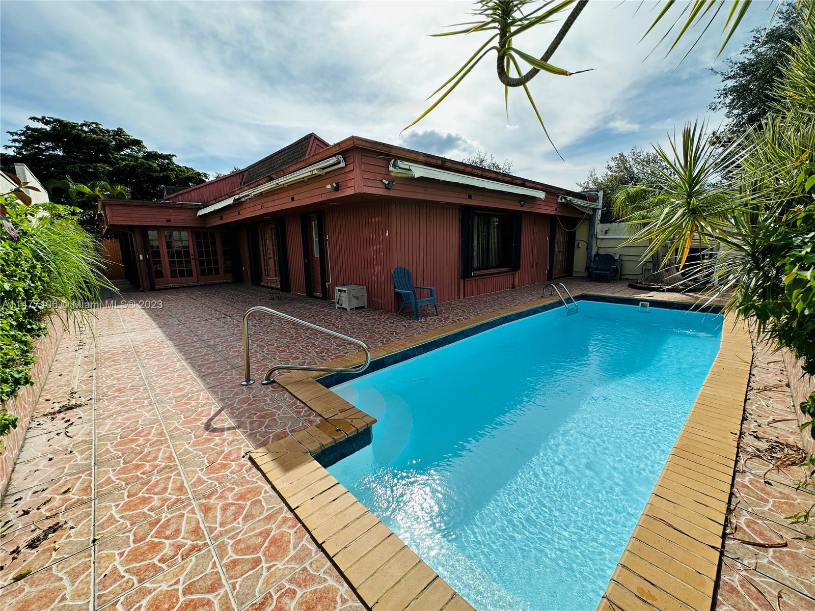 HIDDEN OAKS - Residential Lease