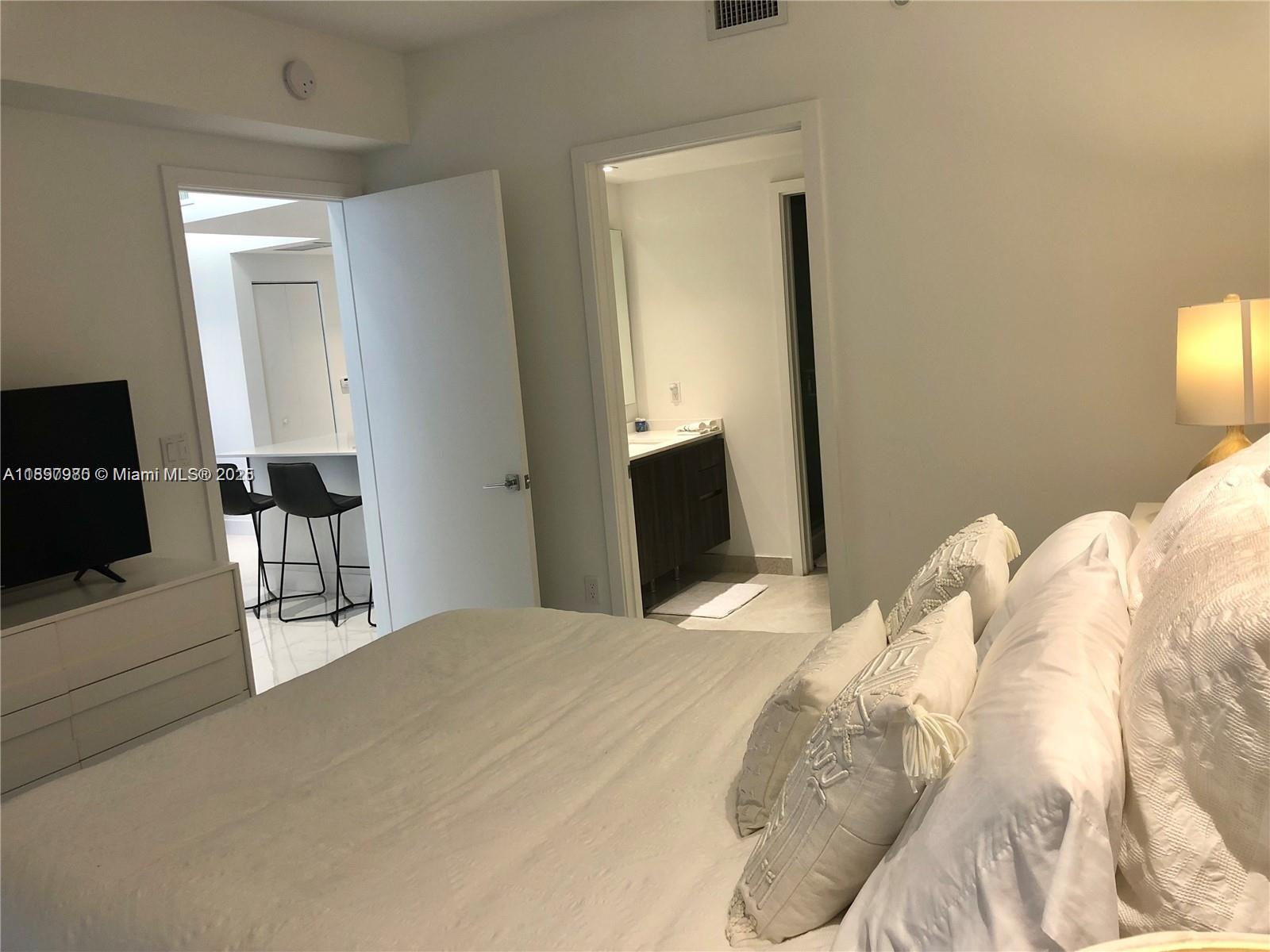ARIA ON THE BAY CONDO - Residential Lease