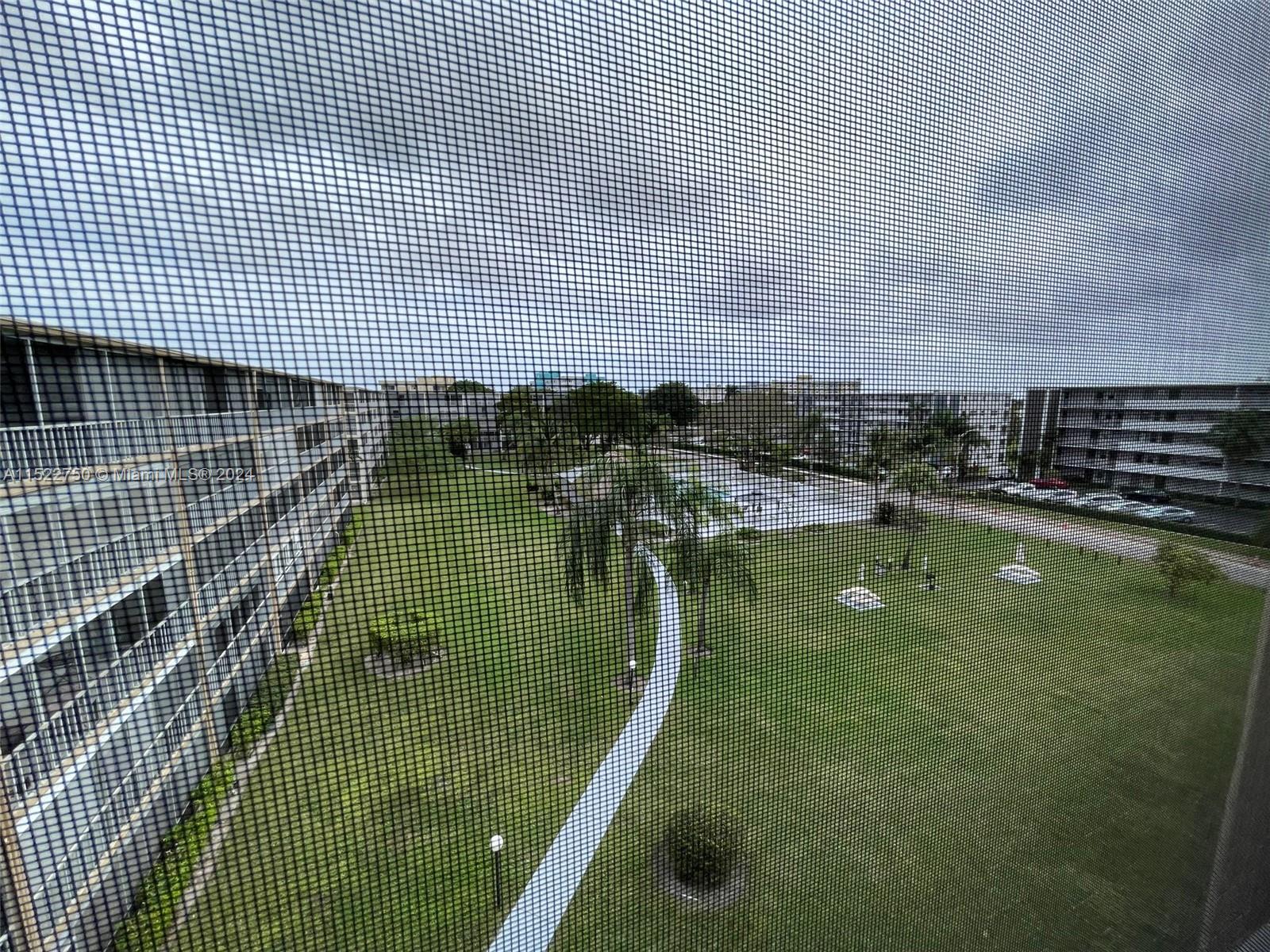 HILLCREST COUNTRY CLUB AP - Residential Lease