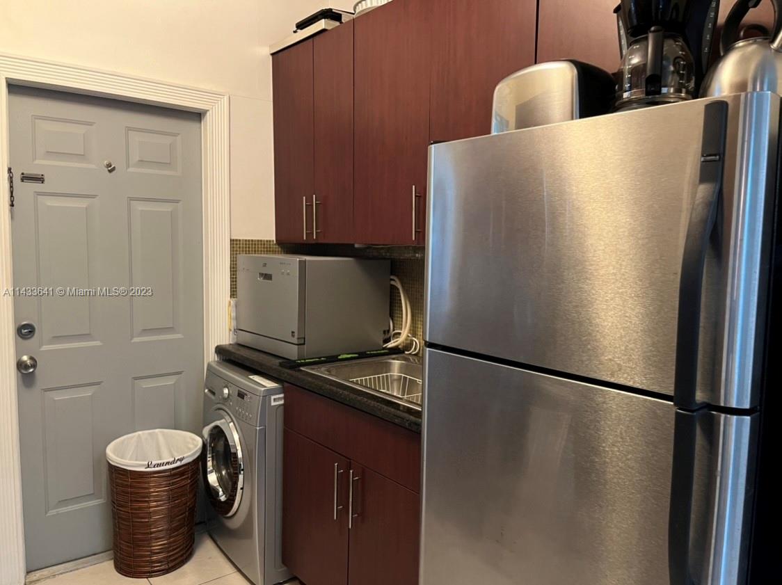 THE CASA BELLA CONDO ON S - Residential Lease