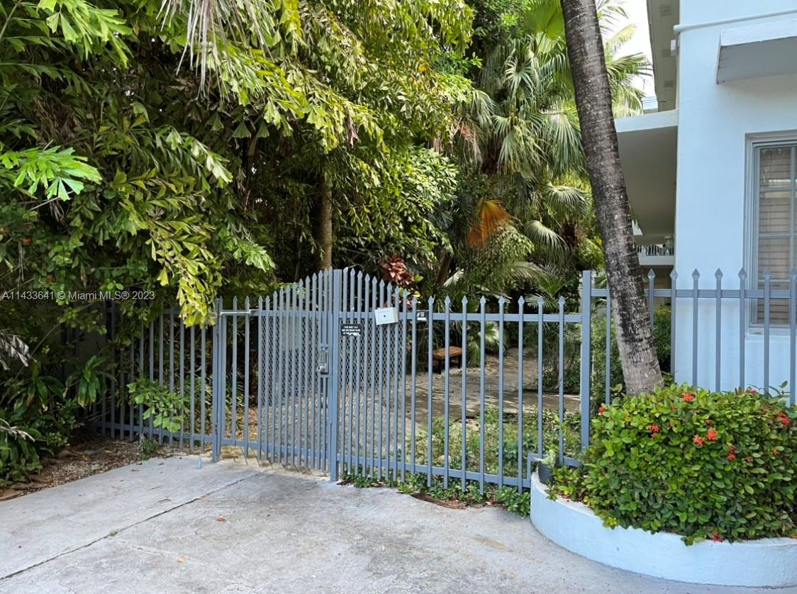 THE CASA BELLA CONDO ON S - Residential Lease