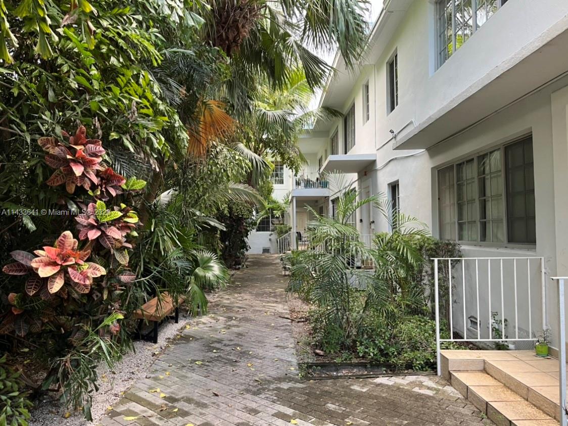 THE CASA BELLA CONDO ON S - Residential Lease