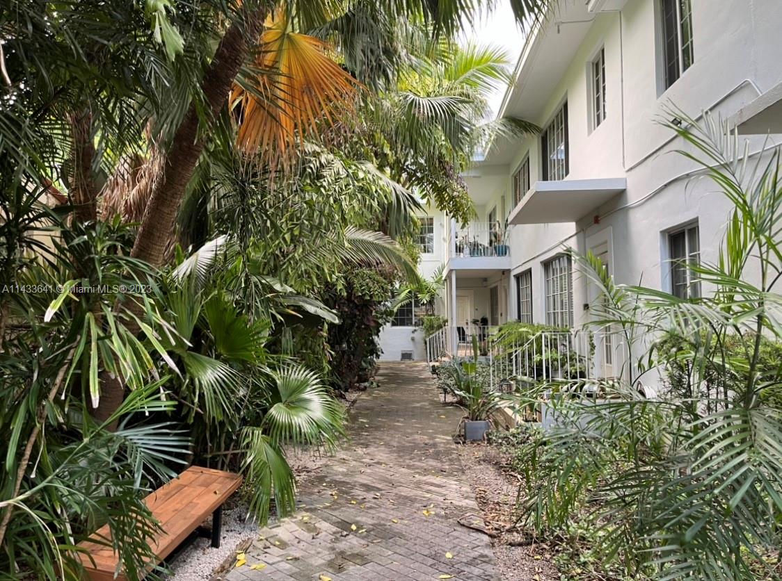 The Casa Bella condo in South Beach is a quiet, boutique building located on Lenox Avenue, in the heart of South Beach. Fully FURNISHED 1/1 corner unit with balcony/porch and abundant natural light. Walk everywhere from this central location. Minutes to Whole Foods, the beach, restaurants, shops, gyms and more. Fully equipped kitchen with stainless steel appliances and washer/dryer combo in the unit.
Rent includes one parking space, water and trash. Tenant pays cable/internet and electric. First month, last month and one month security deposit to move in. Pet friendly under 20 pounds.