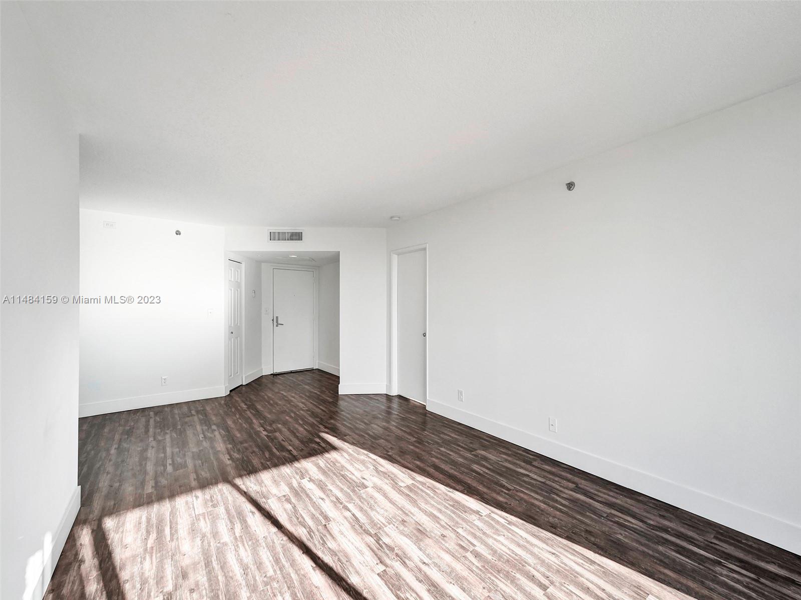 PARC CENTRAL AVENTURA EAS - Residential Lease