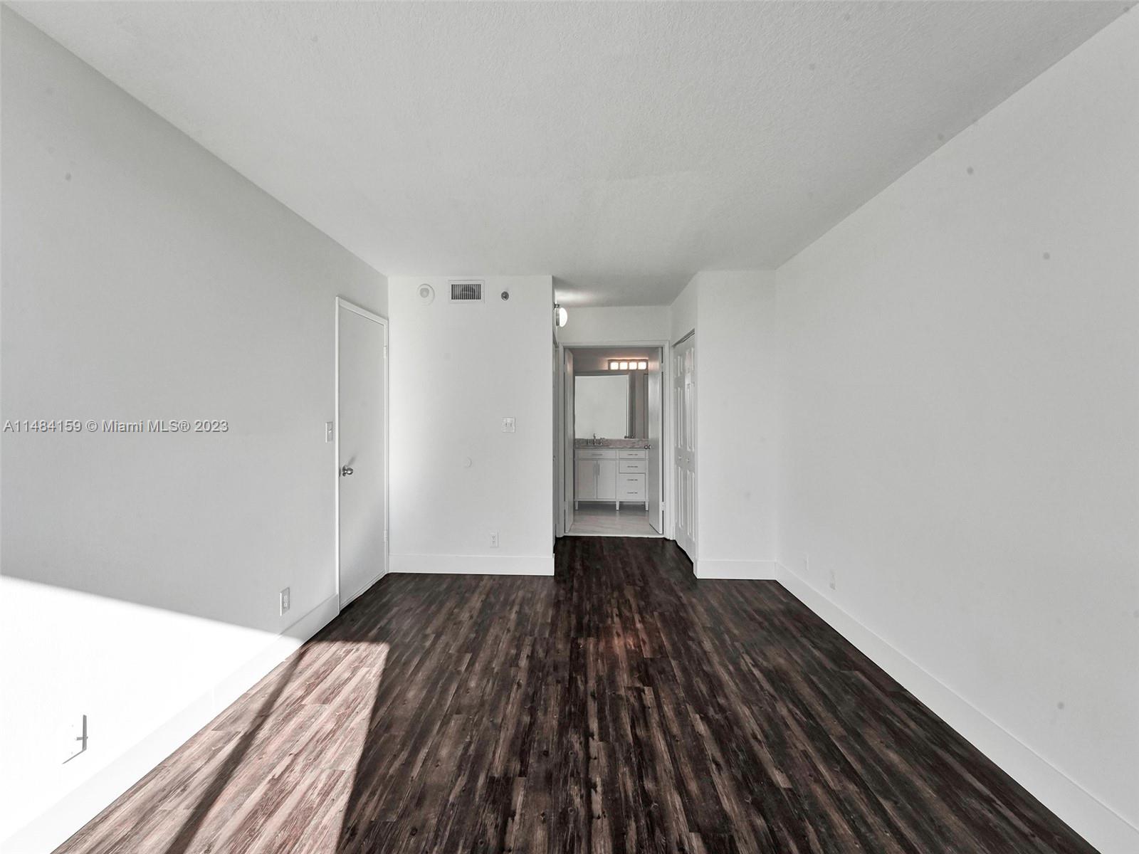 PARC CENTRAL AVENTURA EAS - Residential Lease