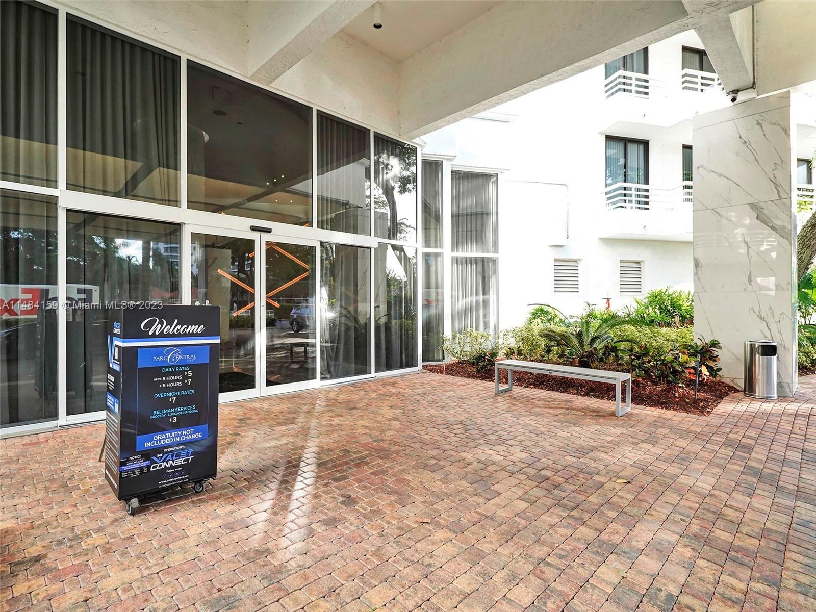PARC CENTRAL AVENTURA EAS - Residential Lease