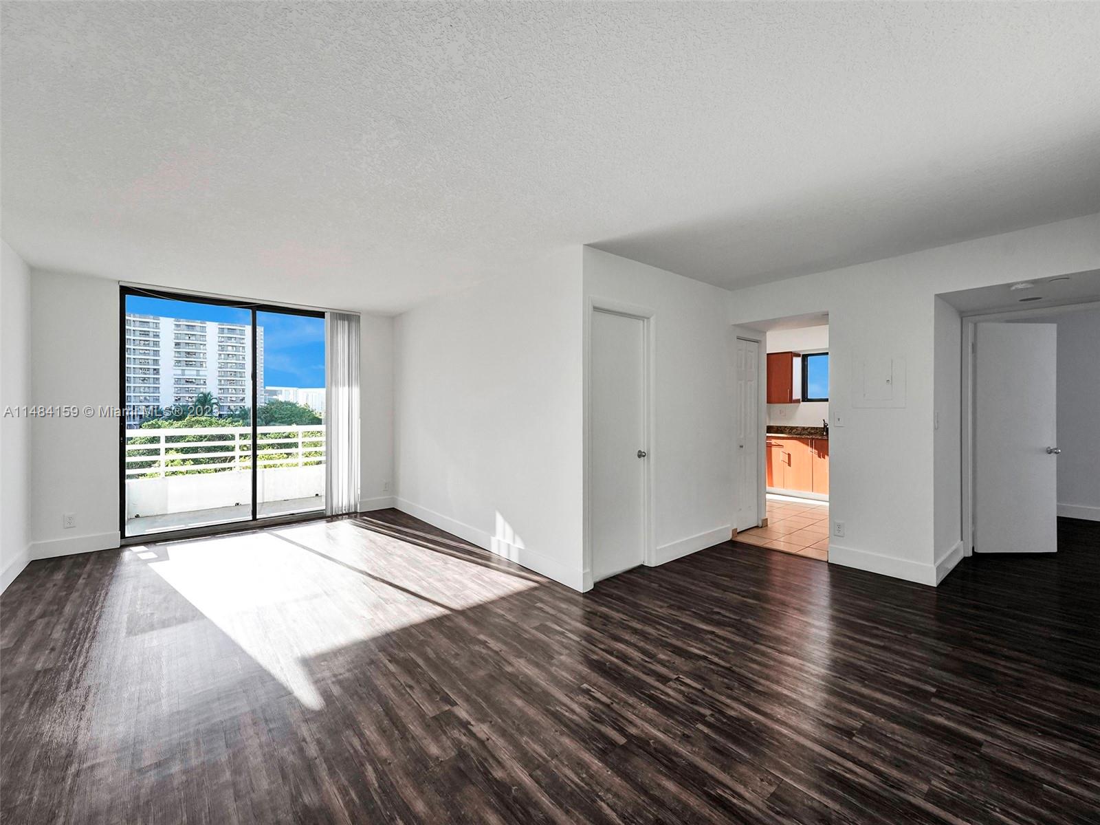 PARC CENTRAL AVENTURA EAS - Residential Lease