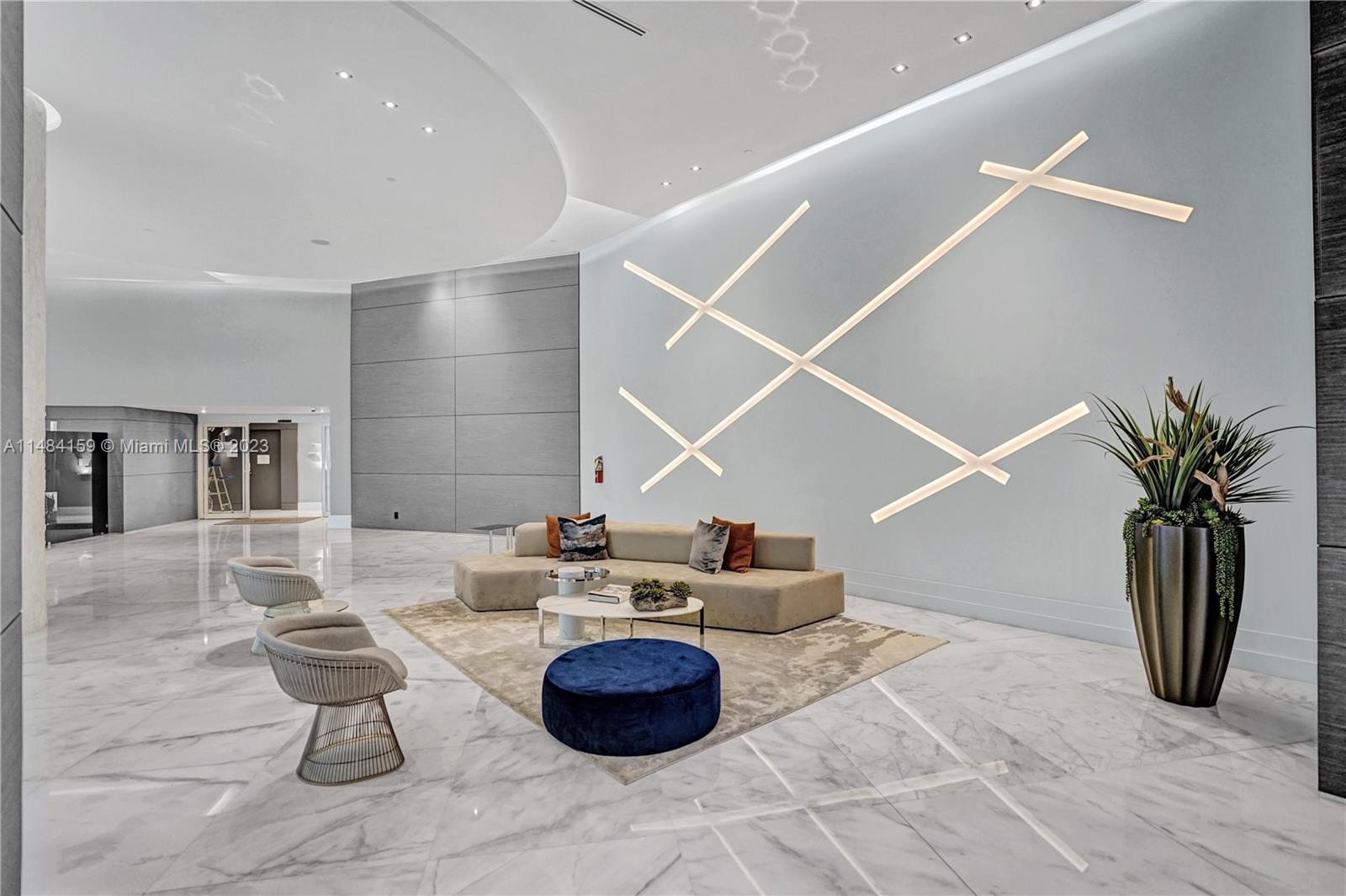 PARC CENTRAL AVENTURA EAS - Residential Lease
