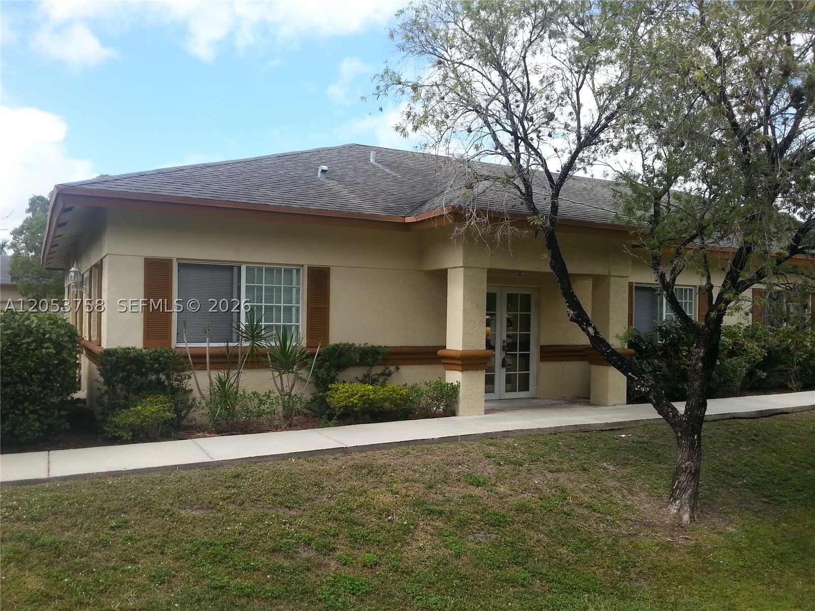 One suite available for lease in a shared office.  Unit is completely secured with it's own key.  The suite is approx. 150 sqft. in size and has a window.  Accessible 24/7 with automatic front gate.
Fully under air with a shared bathroom.  Close to Publix and Home Depot
May be possible to lease a storage unit that is approx. 240 sqft. on premises.  
See listing: A12051315 for storage unit