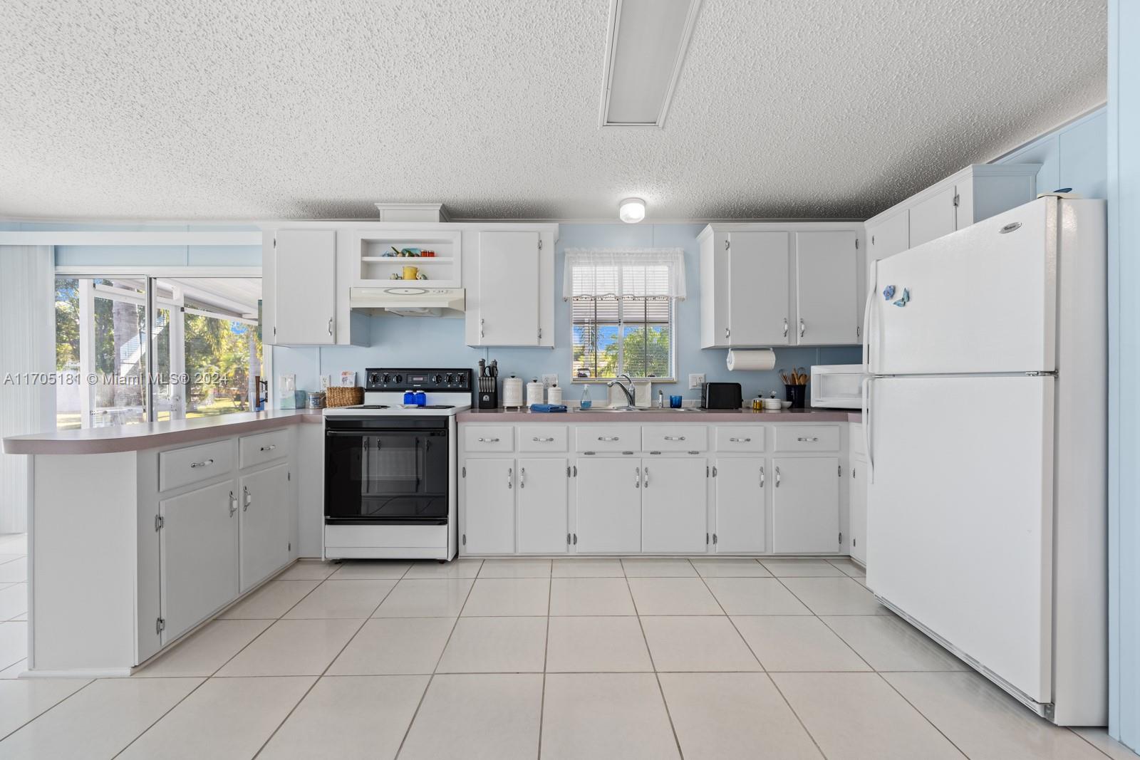 GATEWAY WEST CONDO - Residential