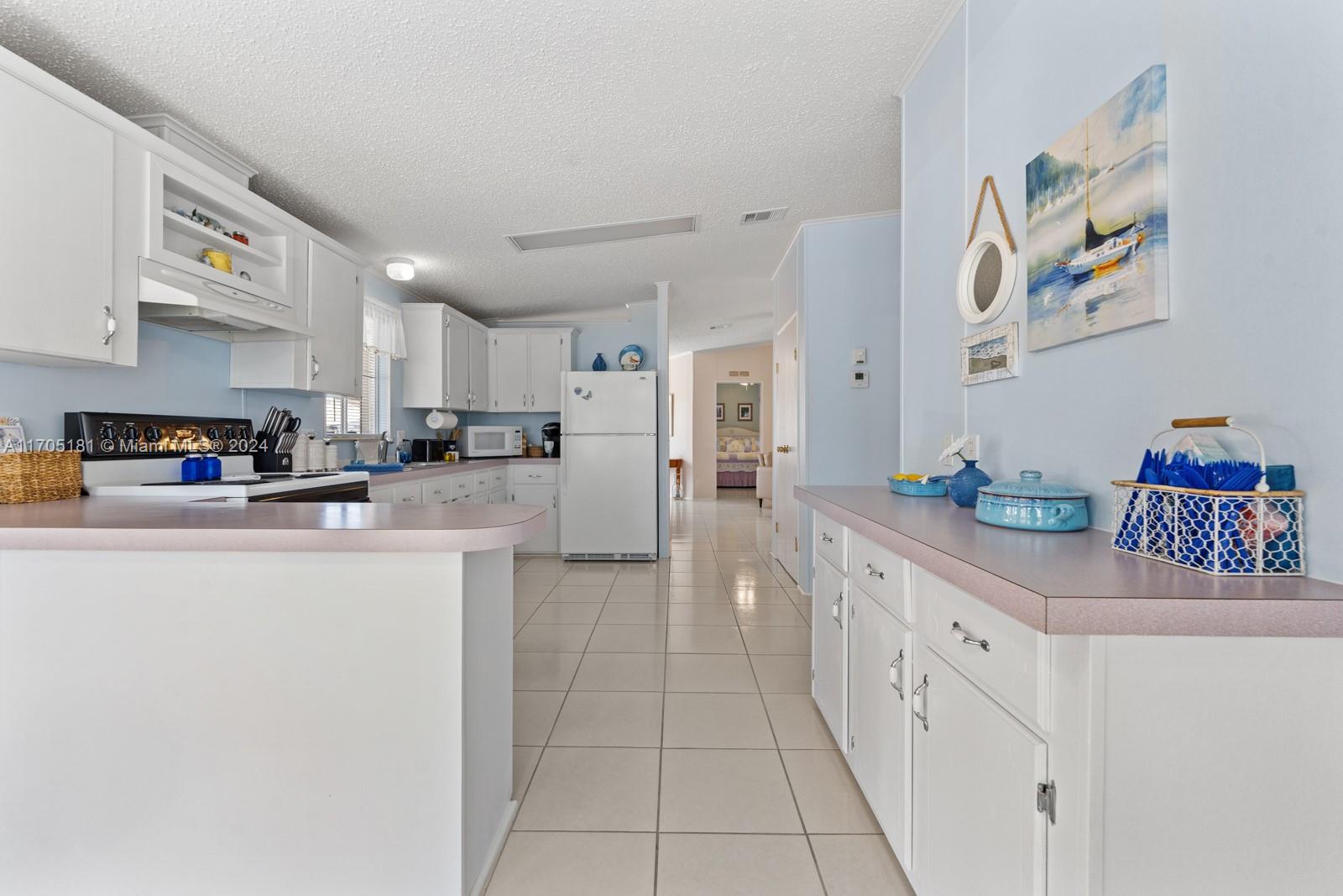 GATEWAY WEST CONDO - Residential