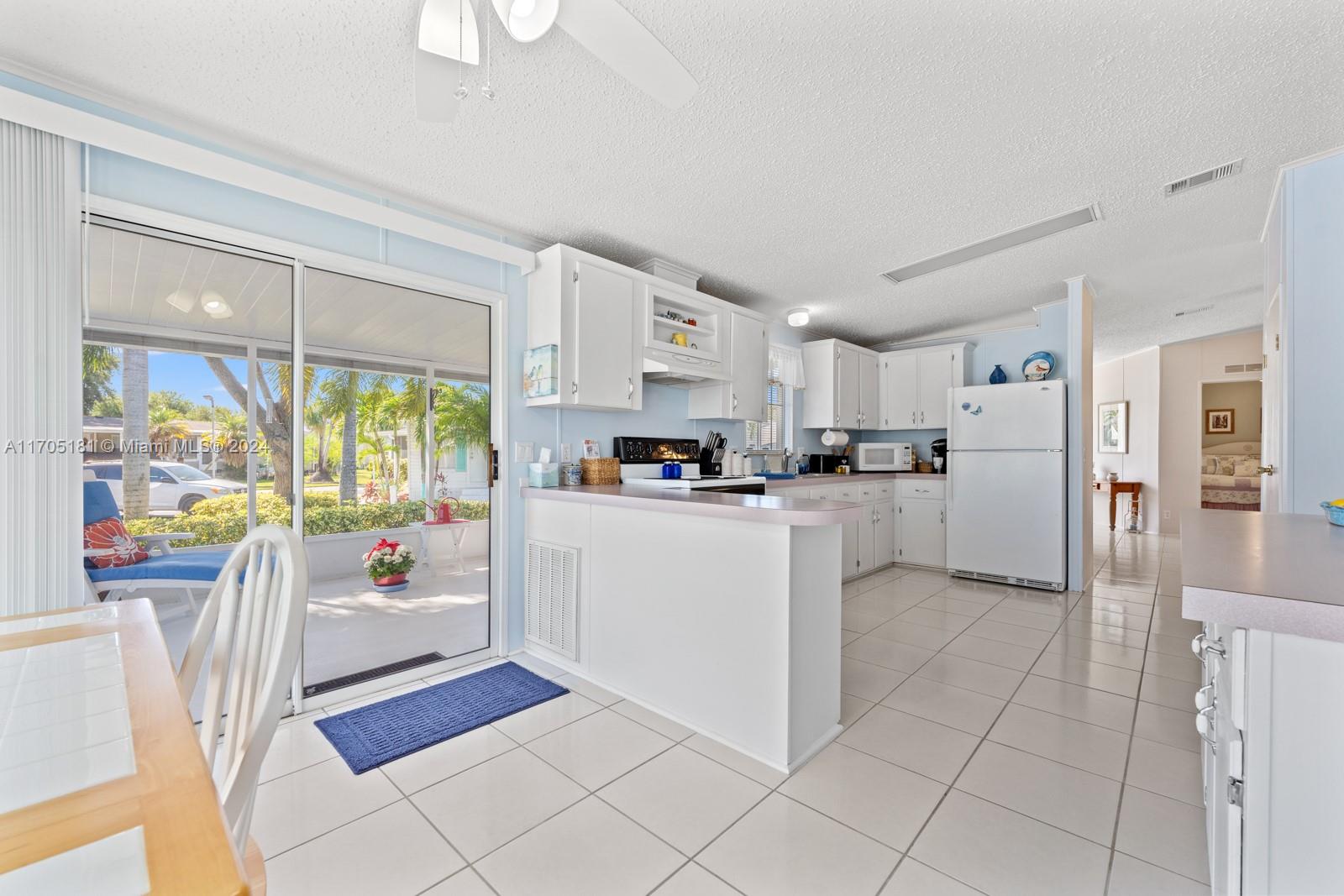 GATEWAY WEST CONDO - Residential