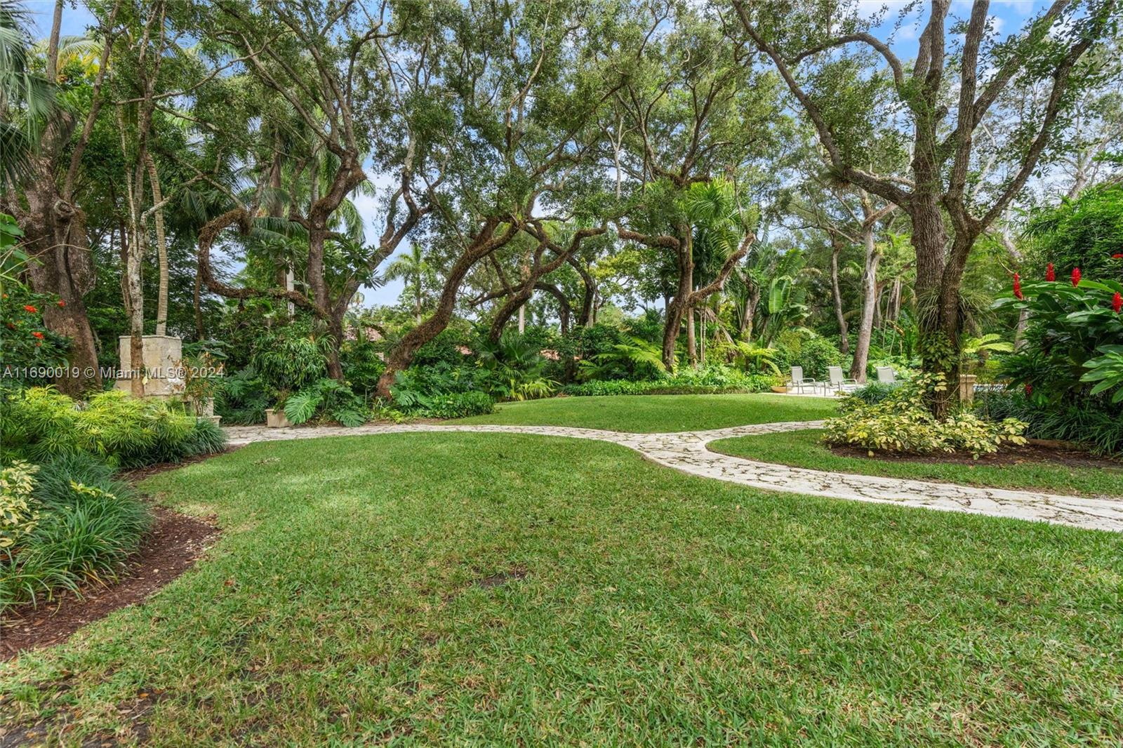 KERRWOOD OAKS - Residential