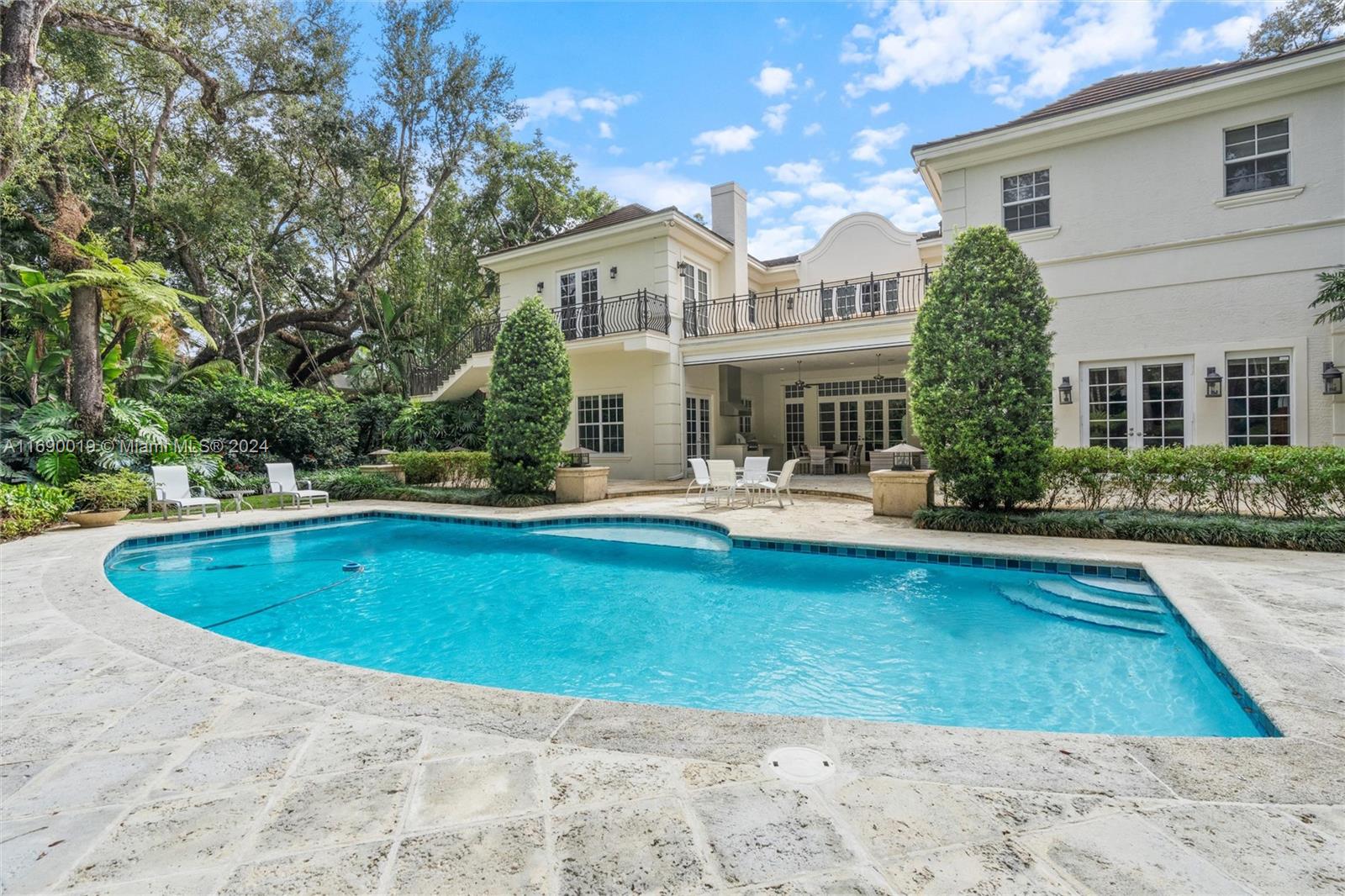 KERRWOOD OAKS - Residential