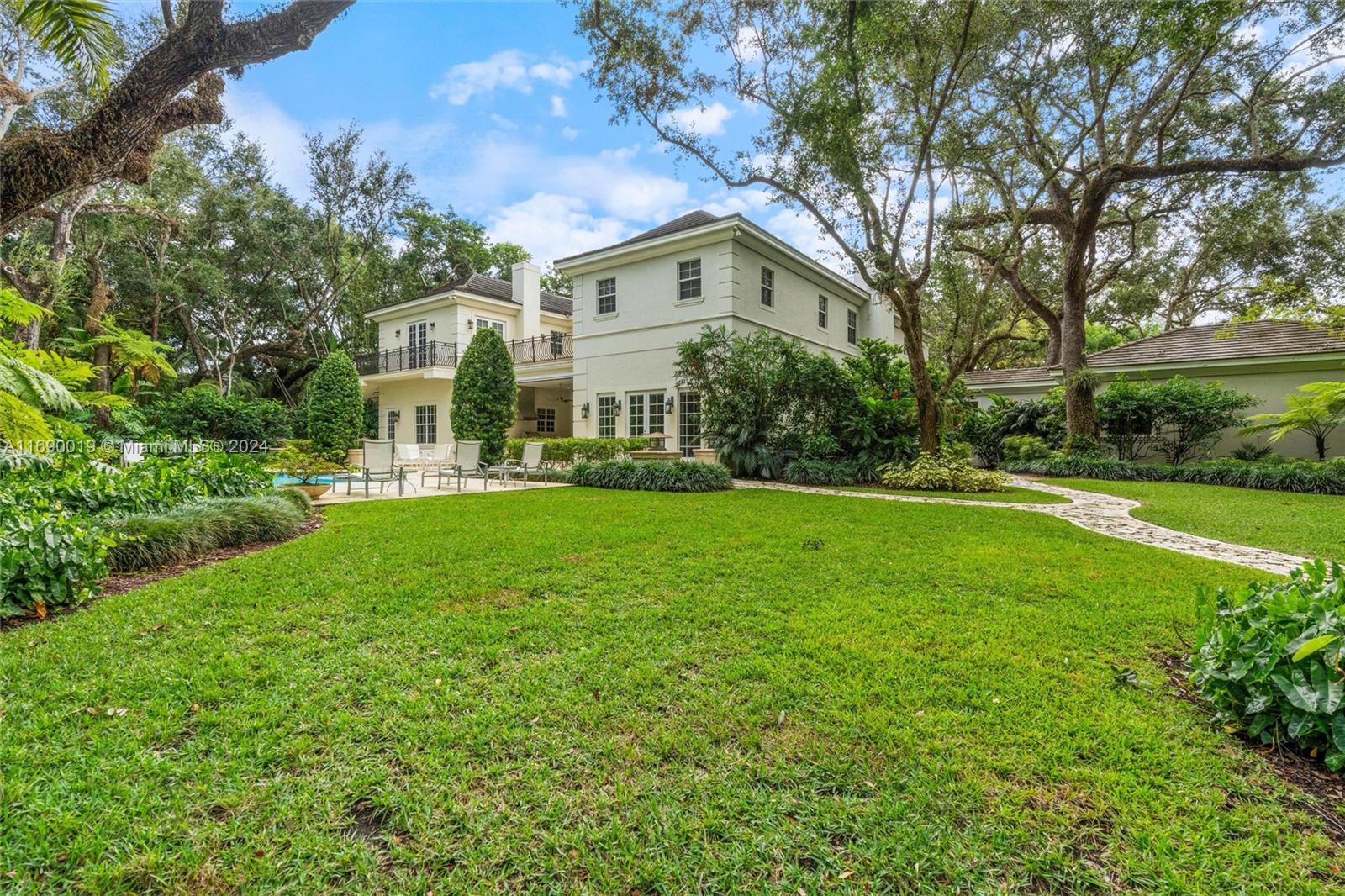 KERRWOOD OAKS - Residential