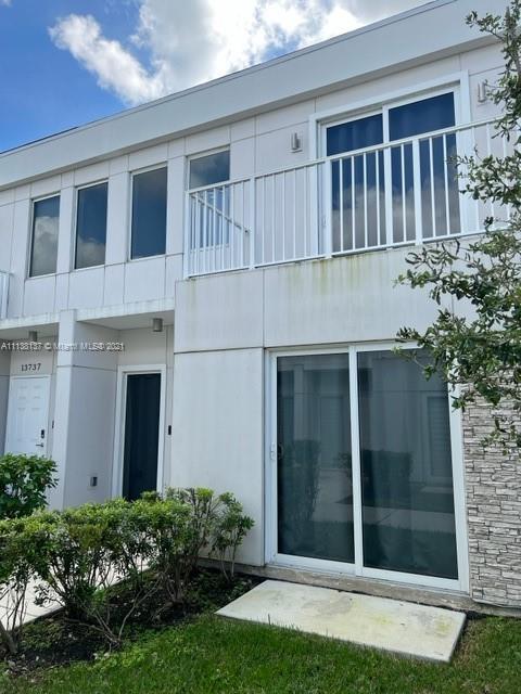 VITTORIA GARDENS - Residential Lease