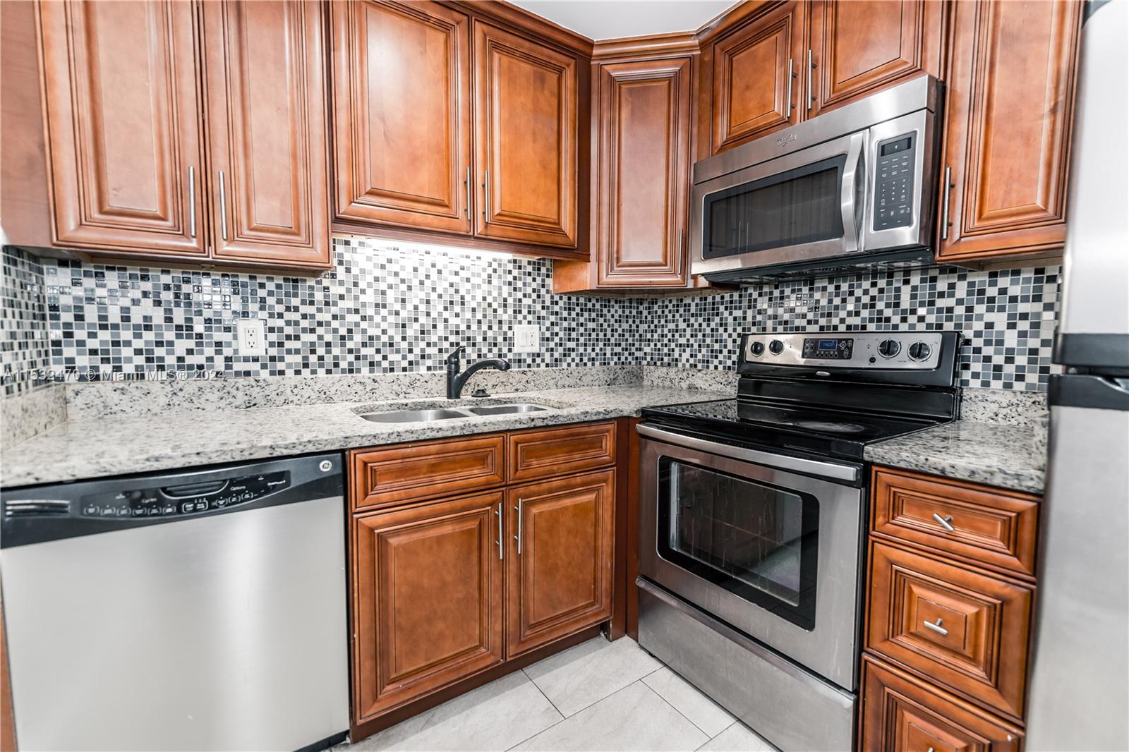 VILLAGE GREEN 4 CONDO - Residential Lease
