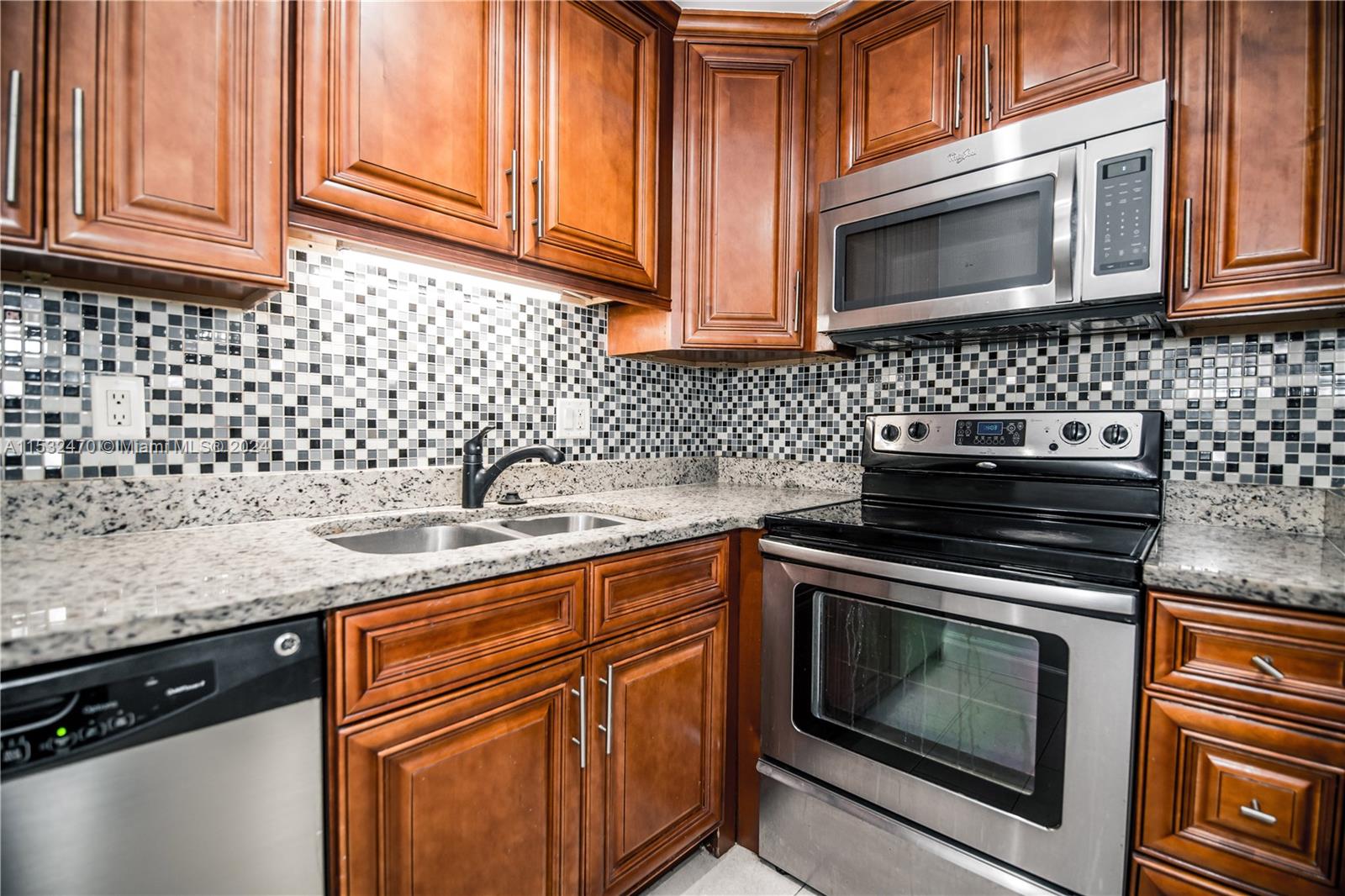 VILLAGE GREEN 4 CONDO - Residential Lease