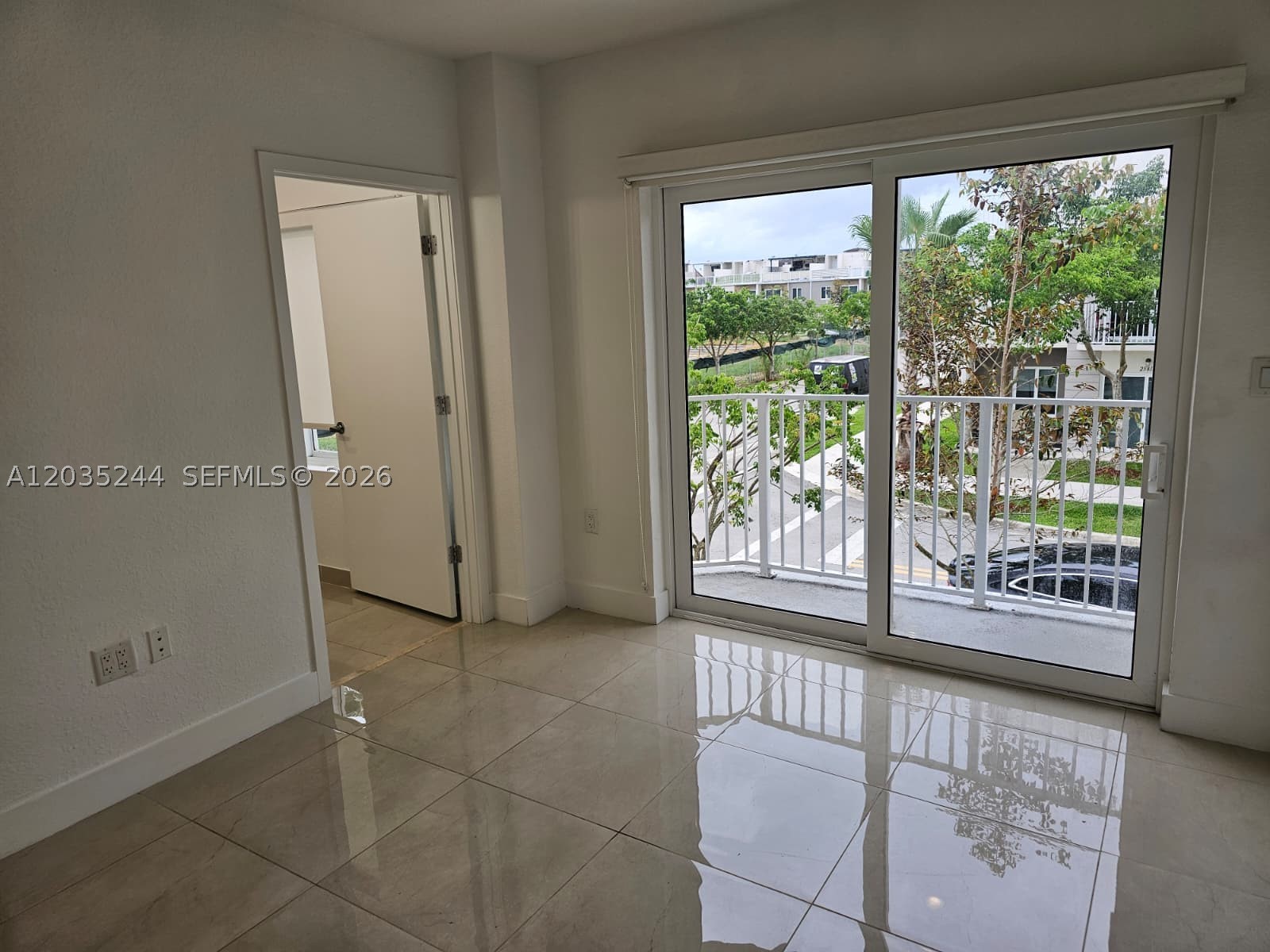 PARADISE ONE - Residential Lease