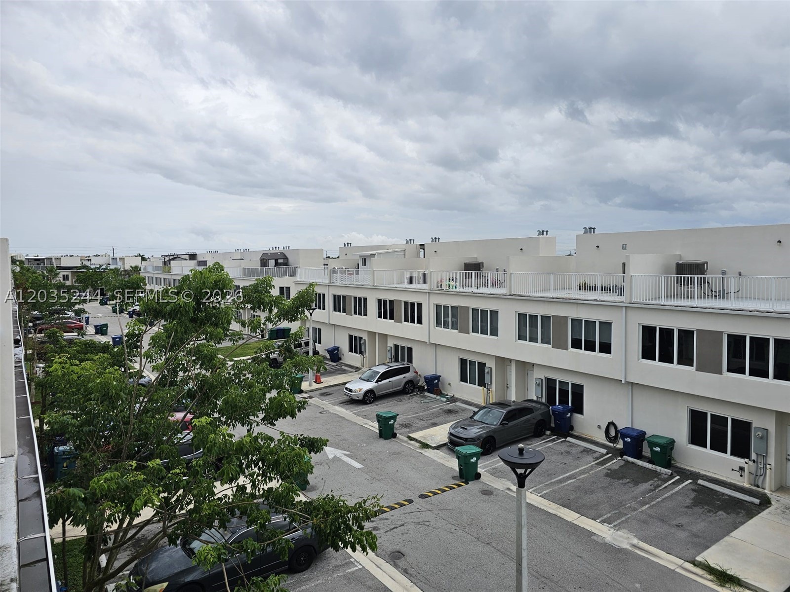PARADISE ONE - Residential Lease