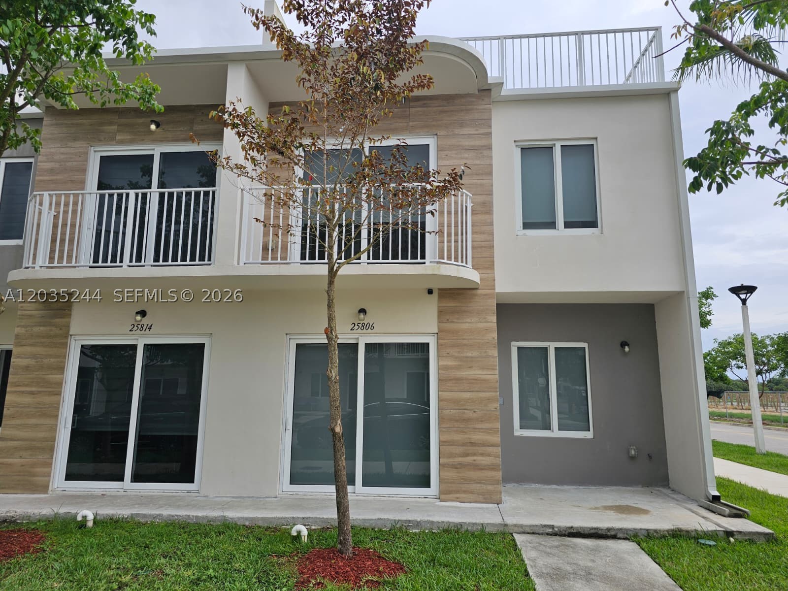 PARADISE ONE - Residential Lease