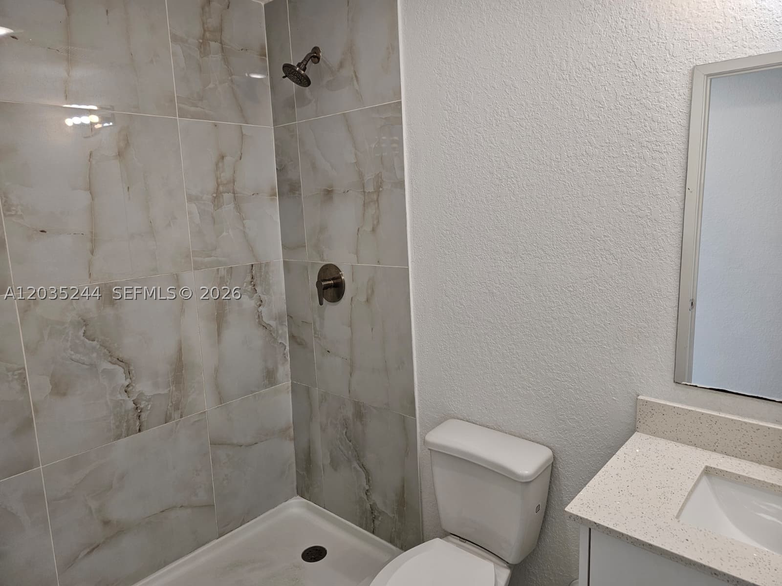 PARADISE ONE - Residential Lease
