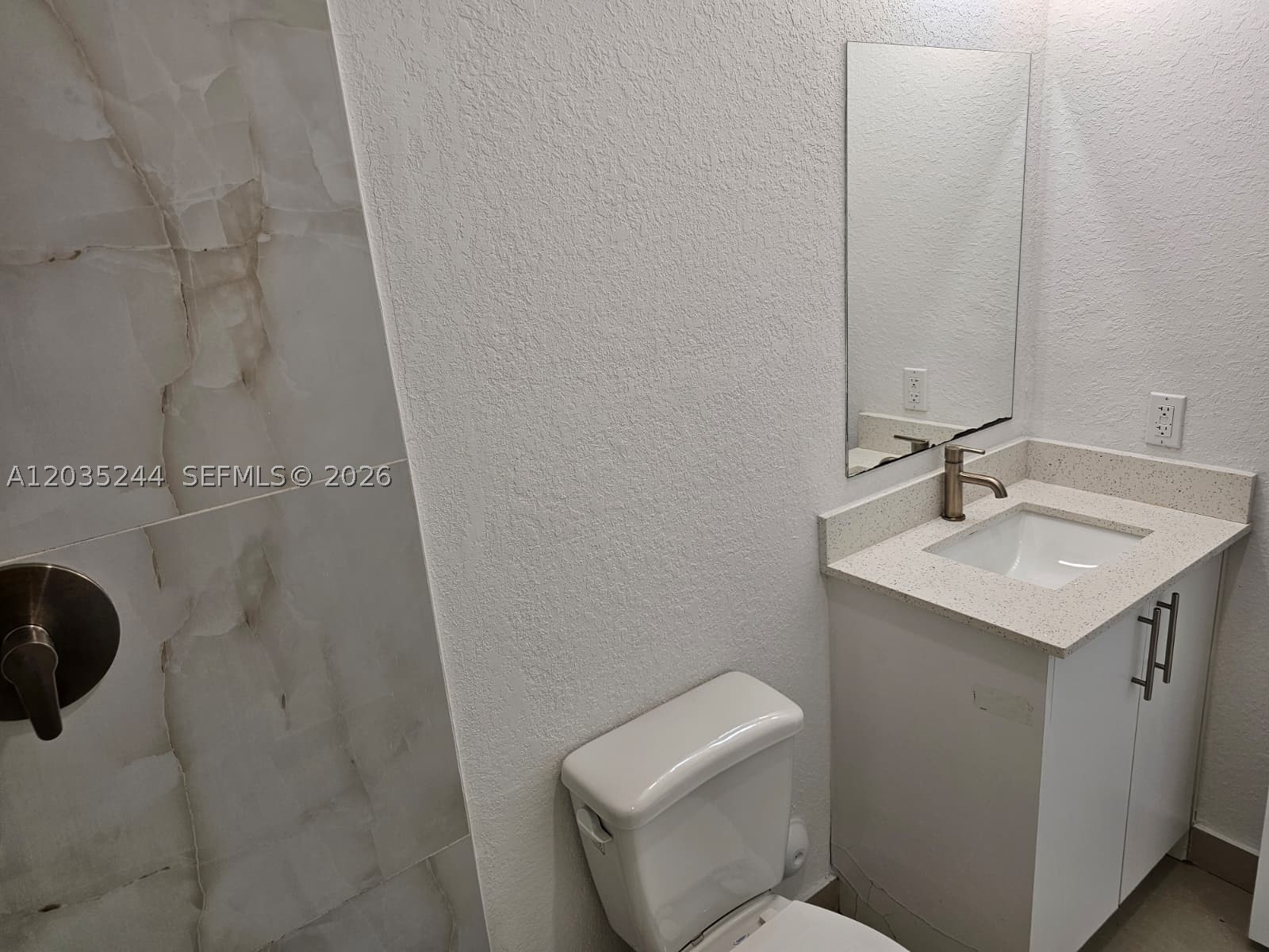 PARADISE ONE - Residential Lease