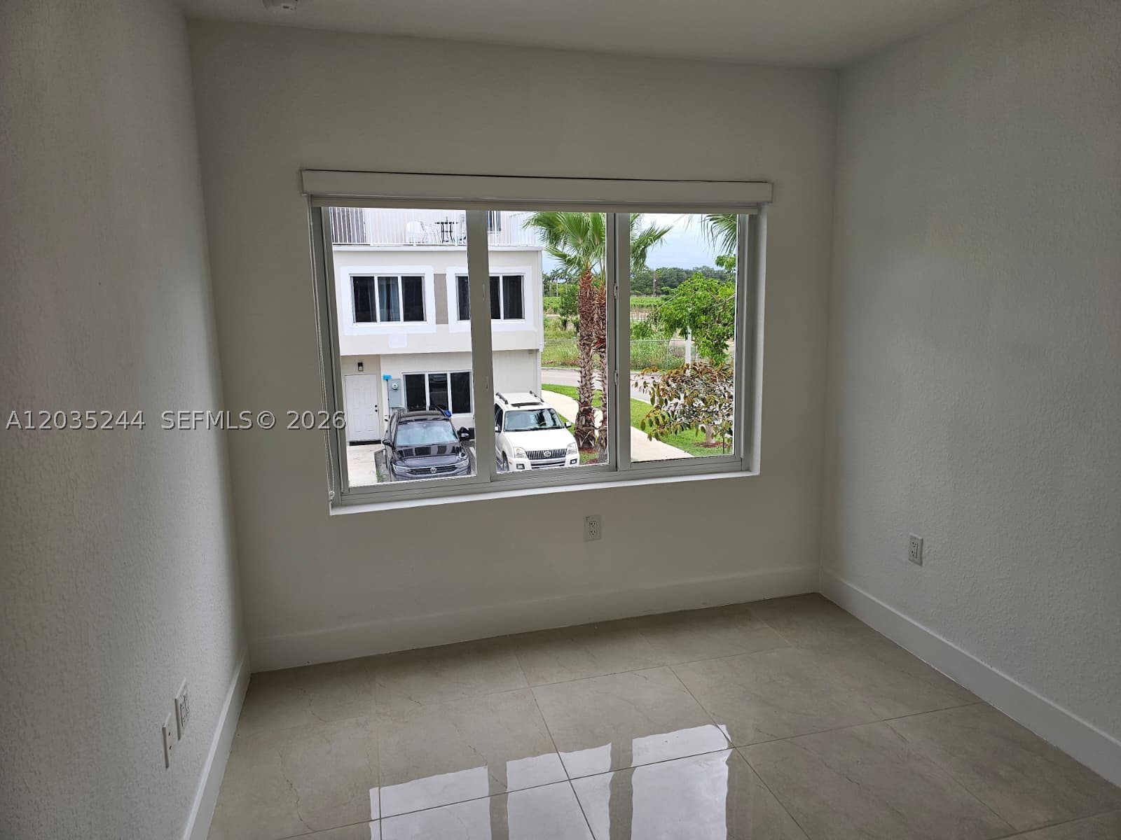 PARADISE ONE - Residential Lease
