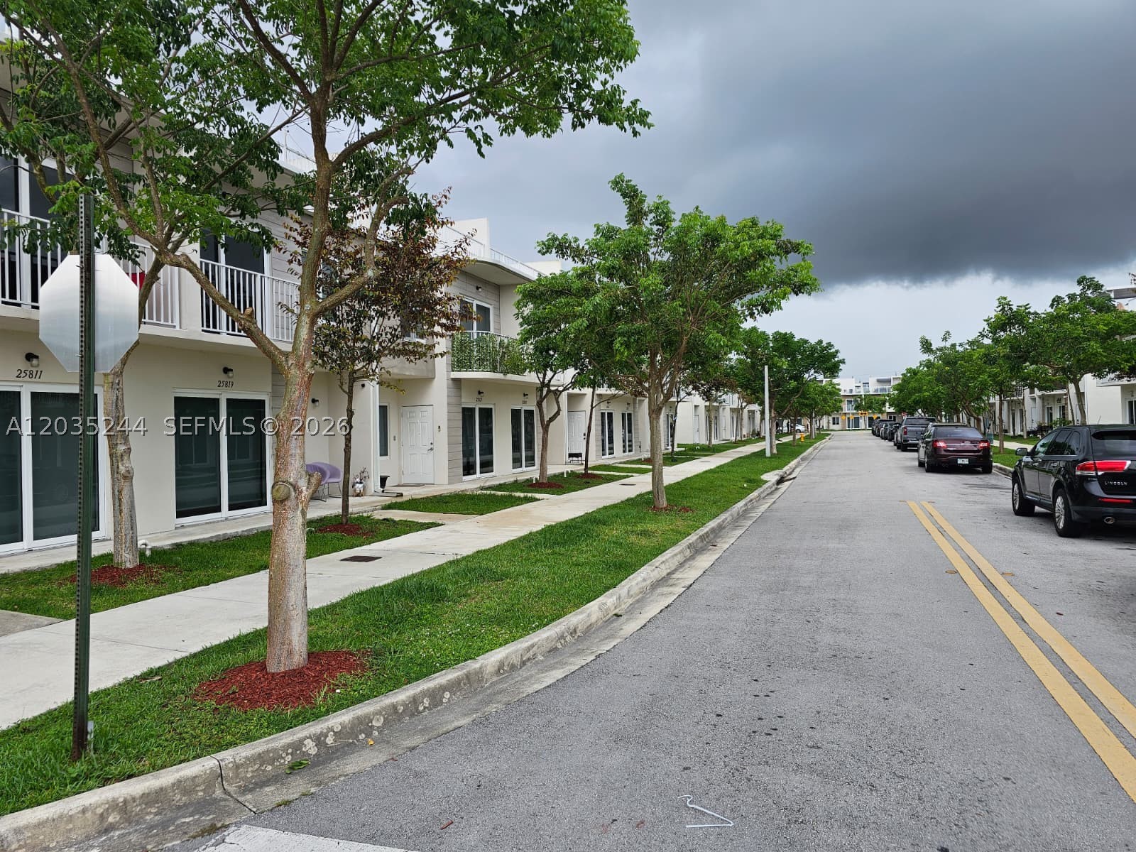 PARADISE ONE - Residential Lease