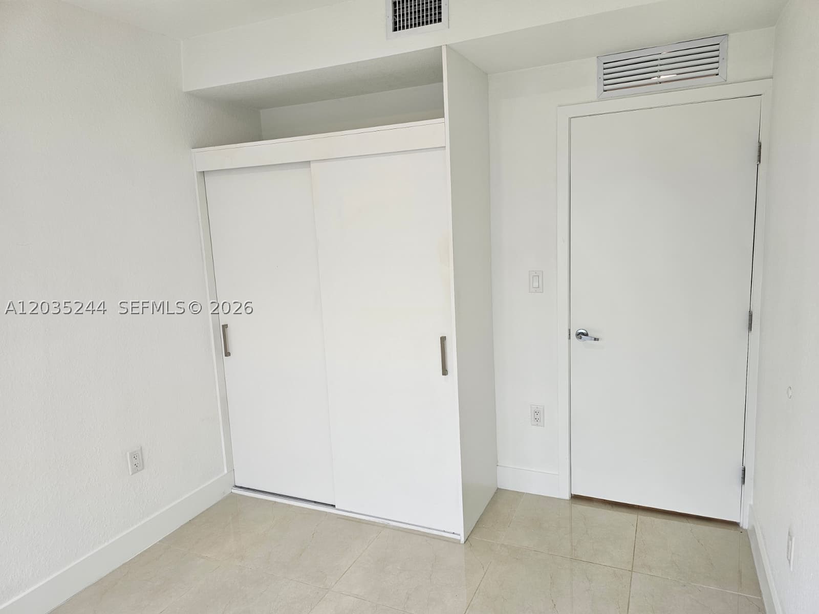 PARADISE ONE - Residential Lease