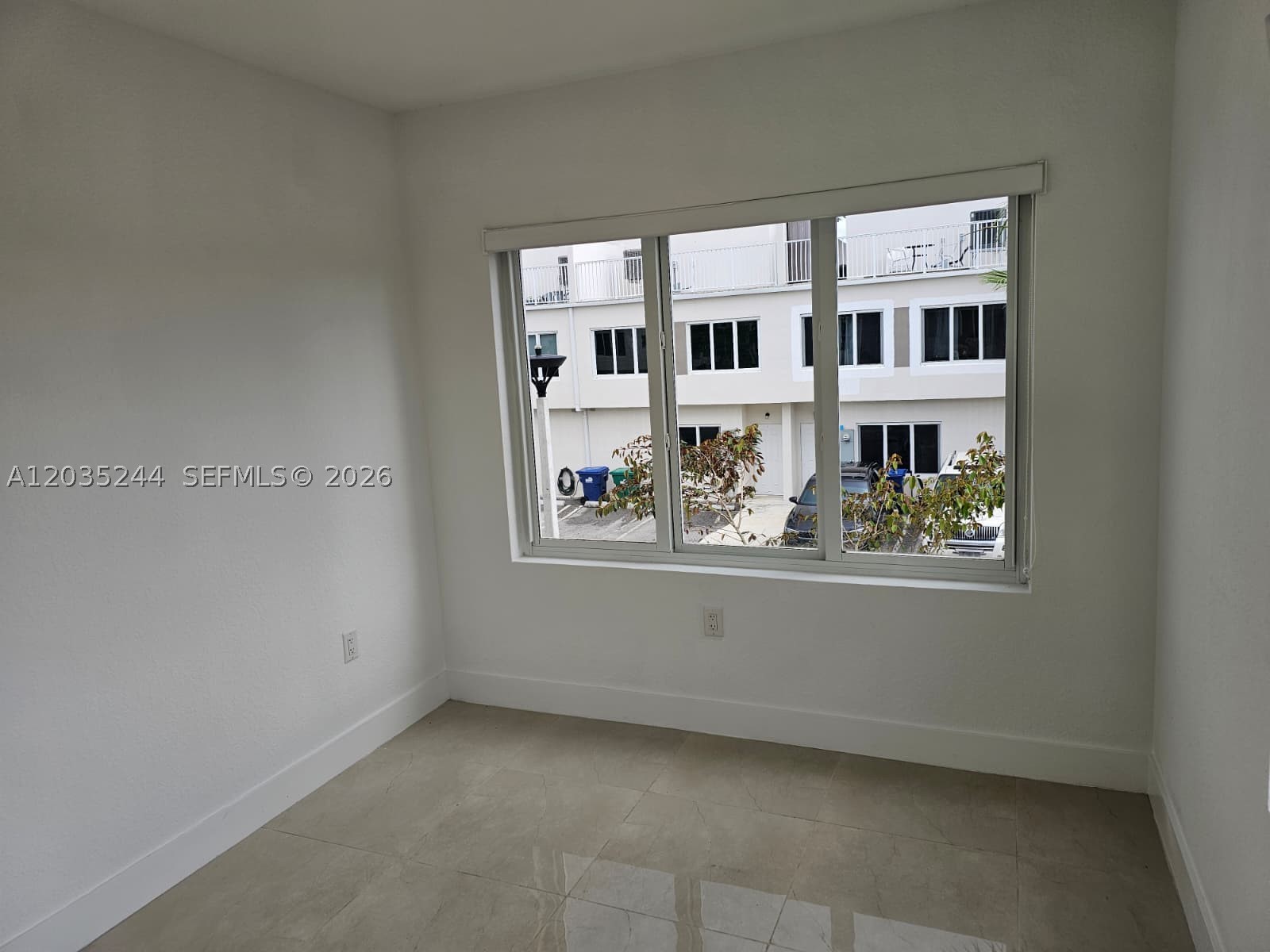 PARADISE ONE - Residential Lease