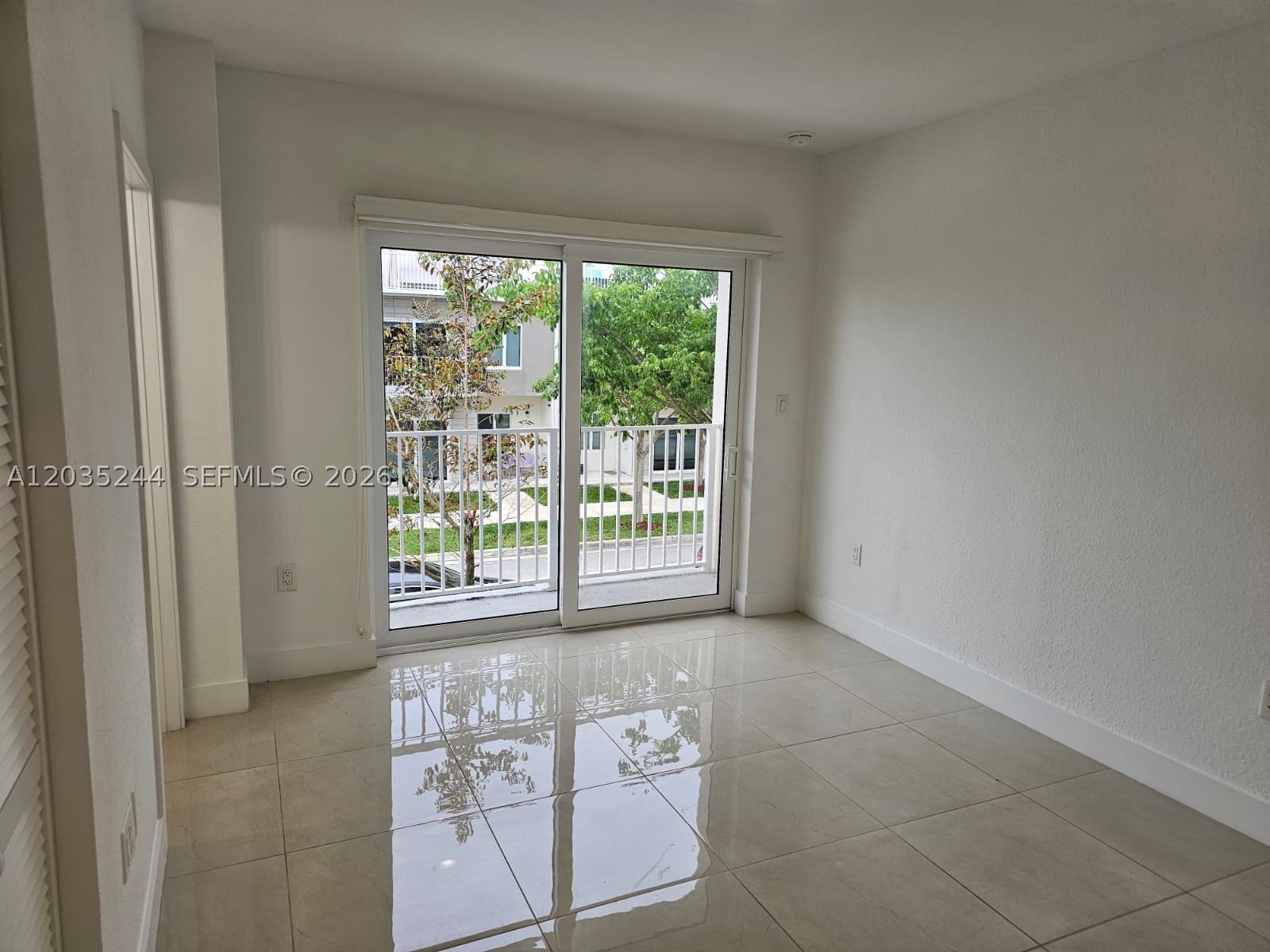PARADISE ONE - Residential Lease