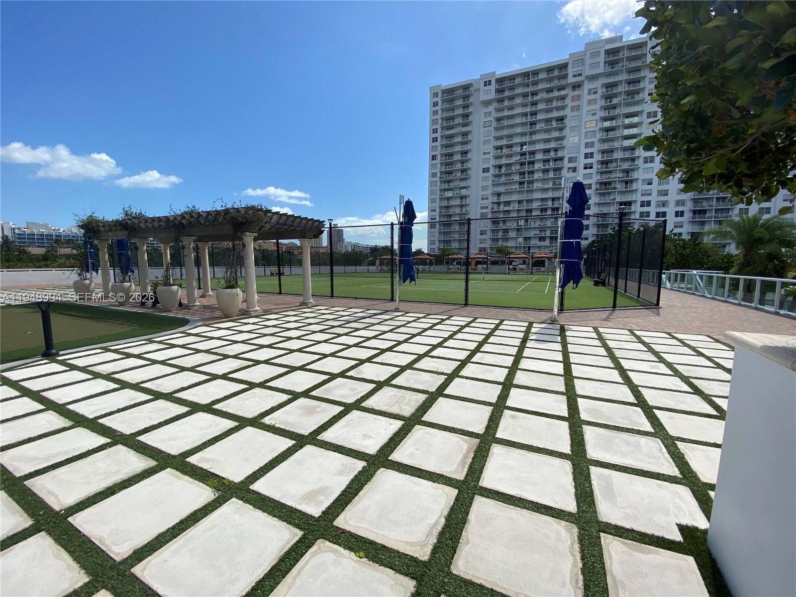 ADMIRALS PORT CONDO WEST - Residential