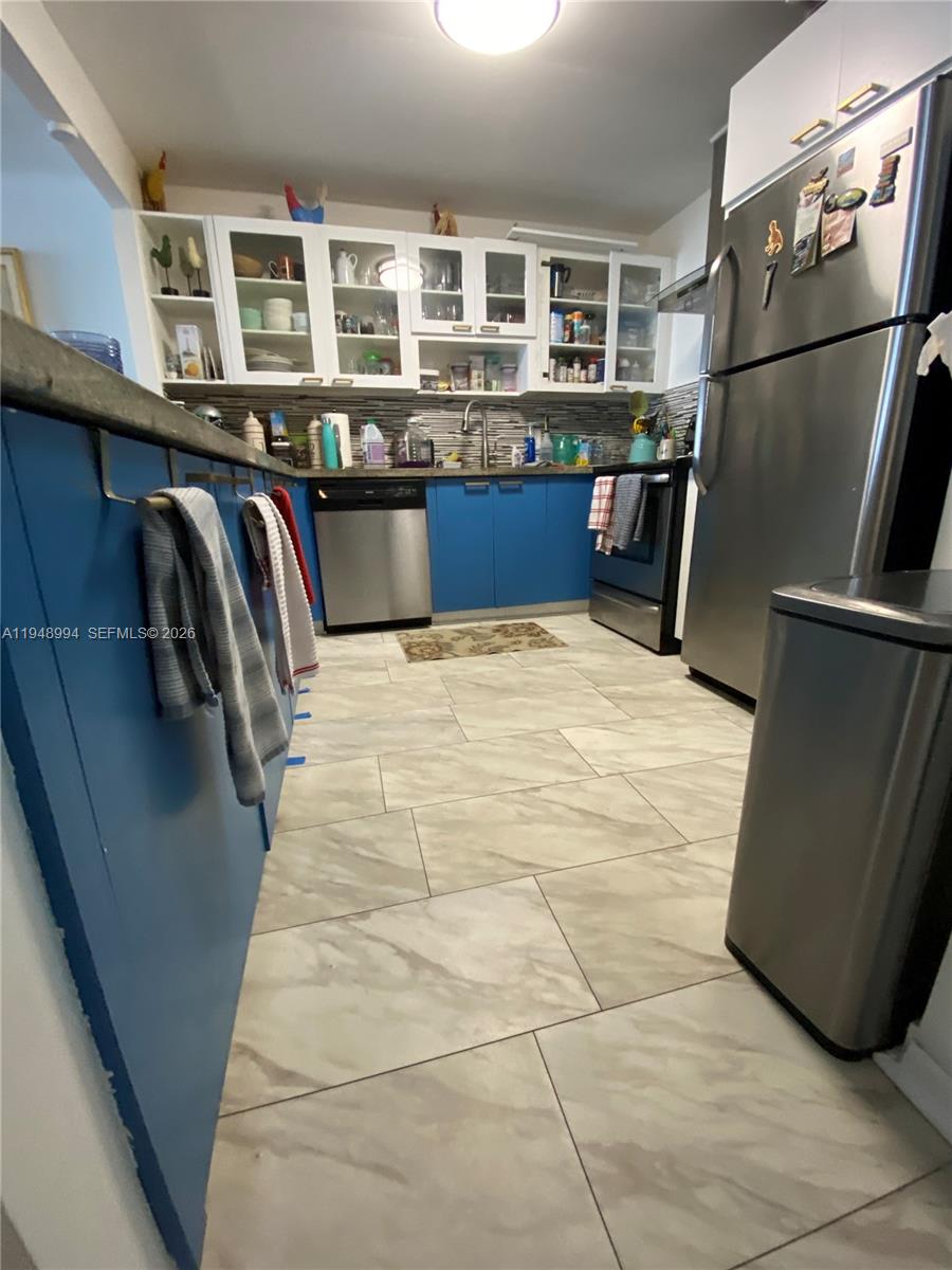 ADMIRALS PORT CONDO WEST - Residential