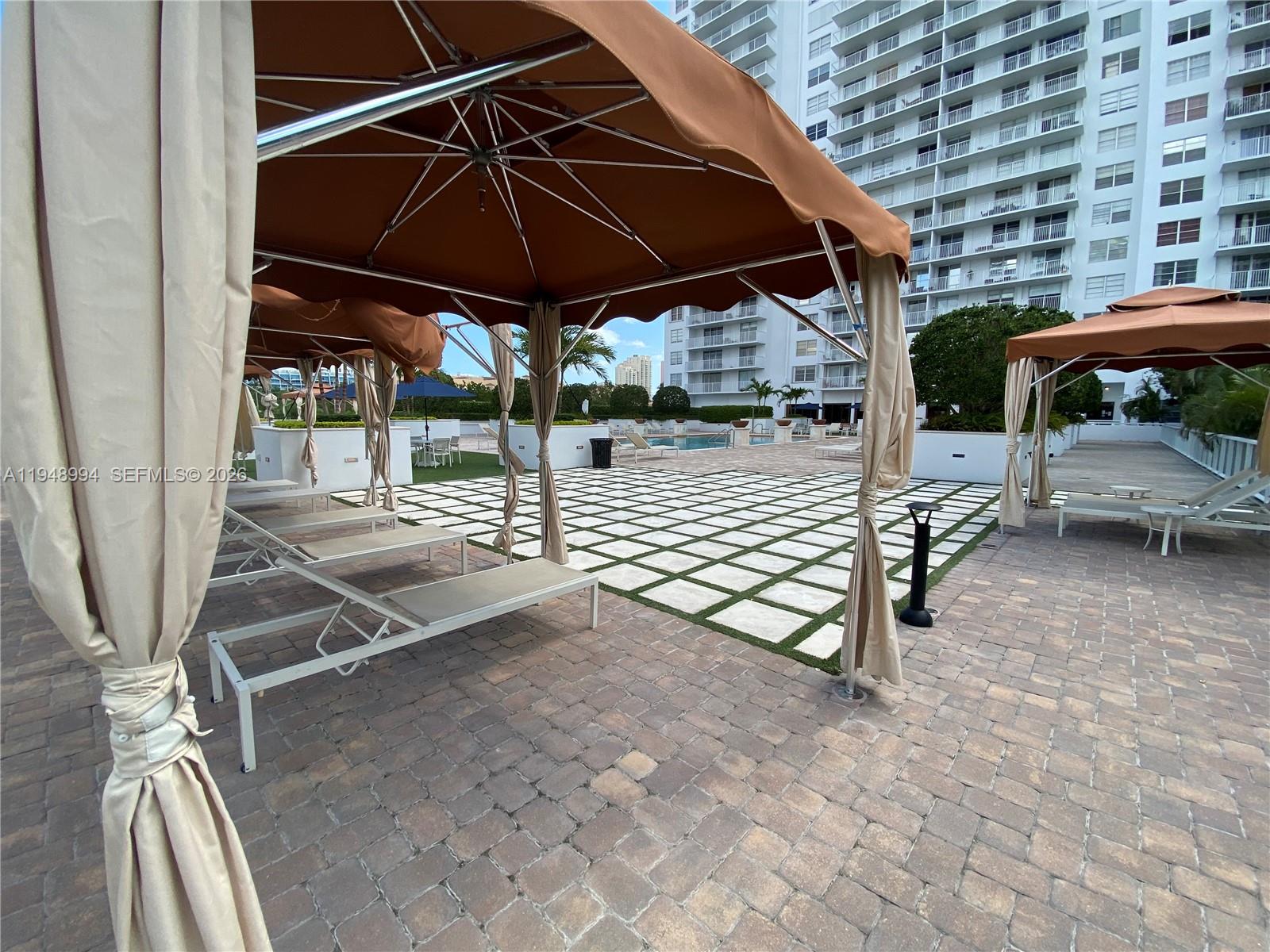 ADMIRALS PORT CONDO WEST - Residential