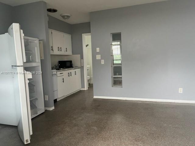 LAUDERDALE PARK 6-33 1/2 - Residential Lease