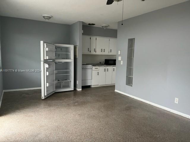 LAUDERDALE PARK 6-33 1/2 - Residential Lease