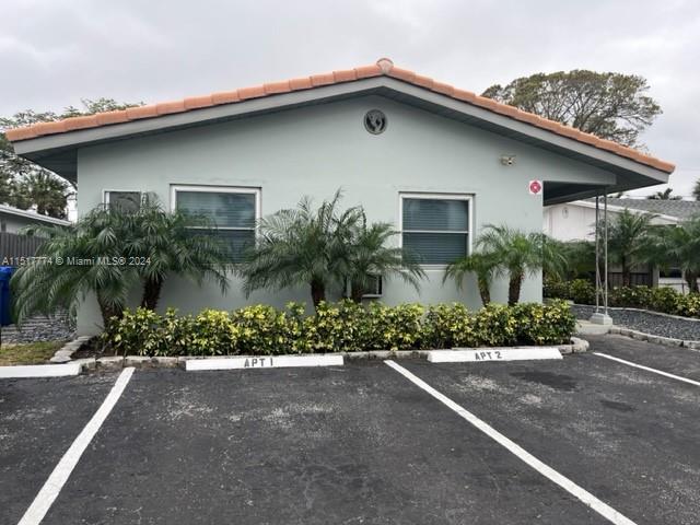 LAUDERDALE PARK 6-33 1/2 - Residential Lease