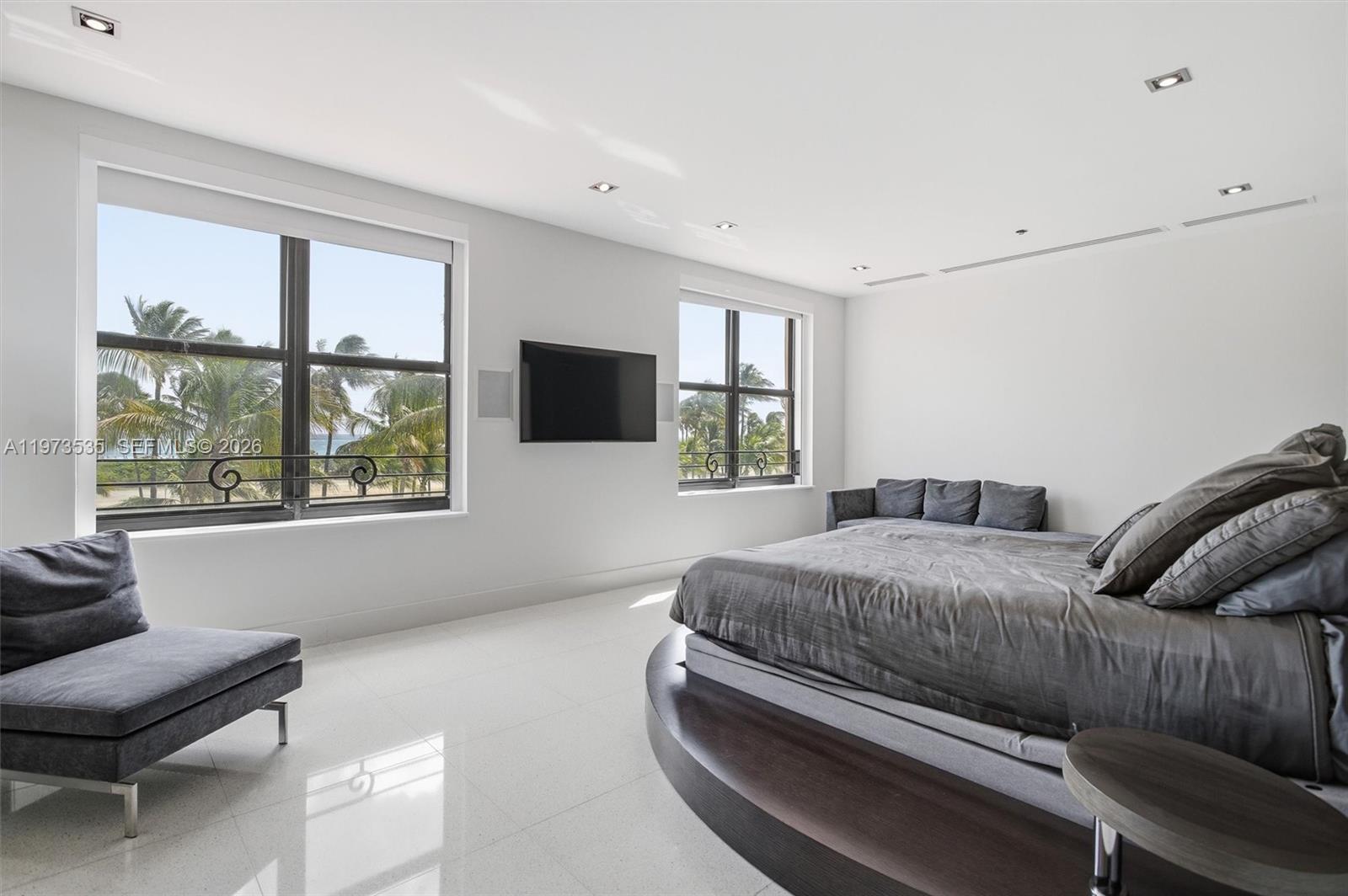THE NETHERLAND CONDO - Residential