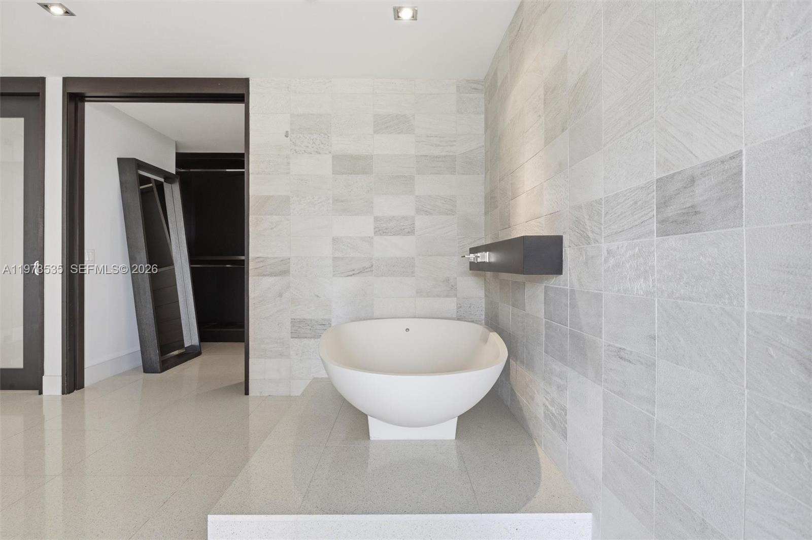 THE NETHERLAND CONDO - Residential