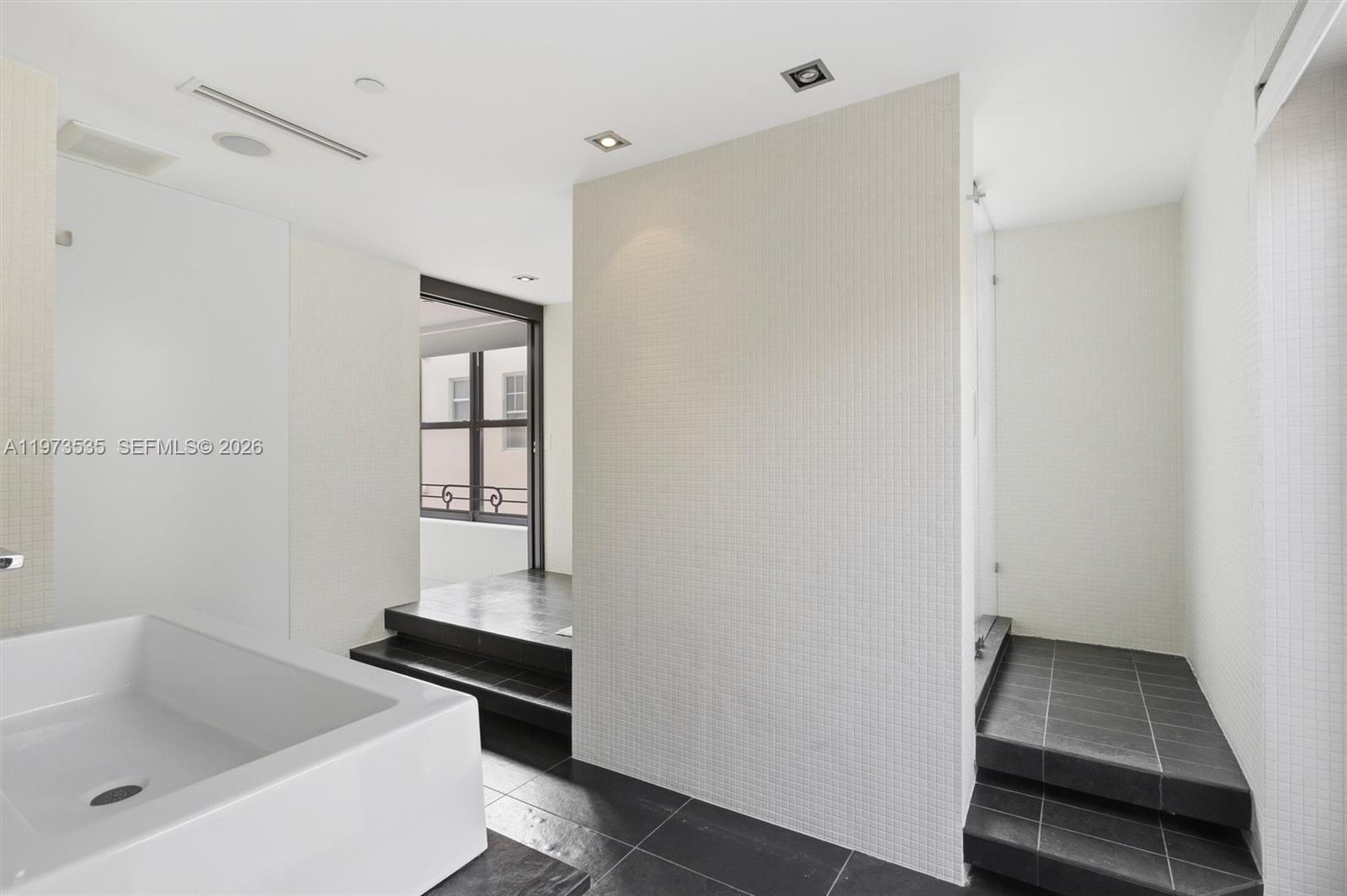 THE NETHERLAND CONDO - Residential