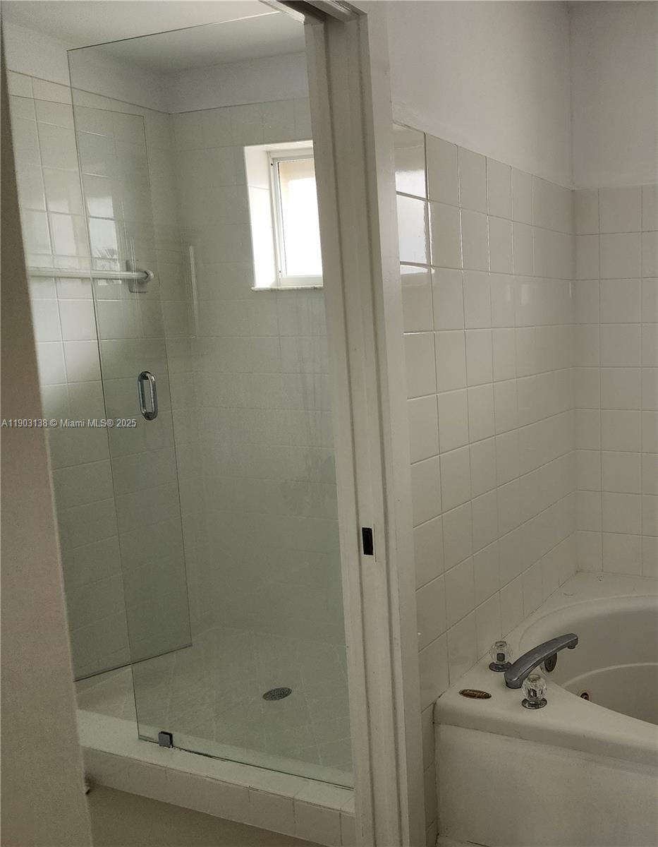DORAL CHASE 1 ST ADDN AME - Residential Lease