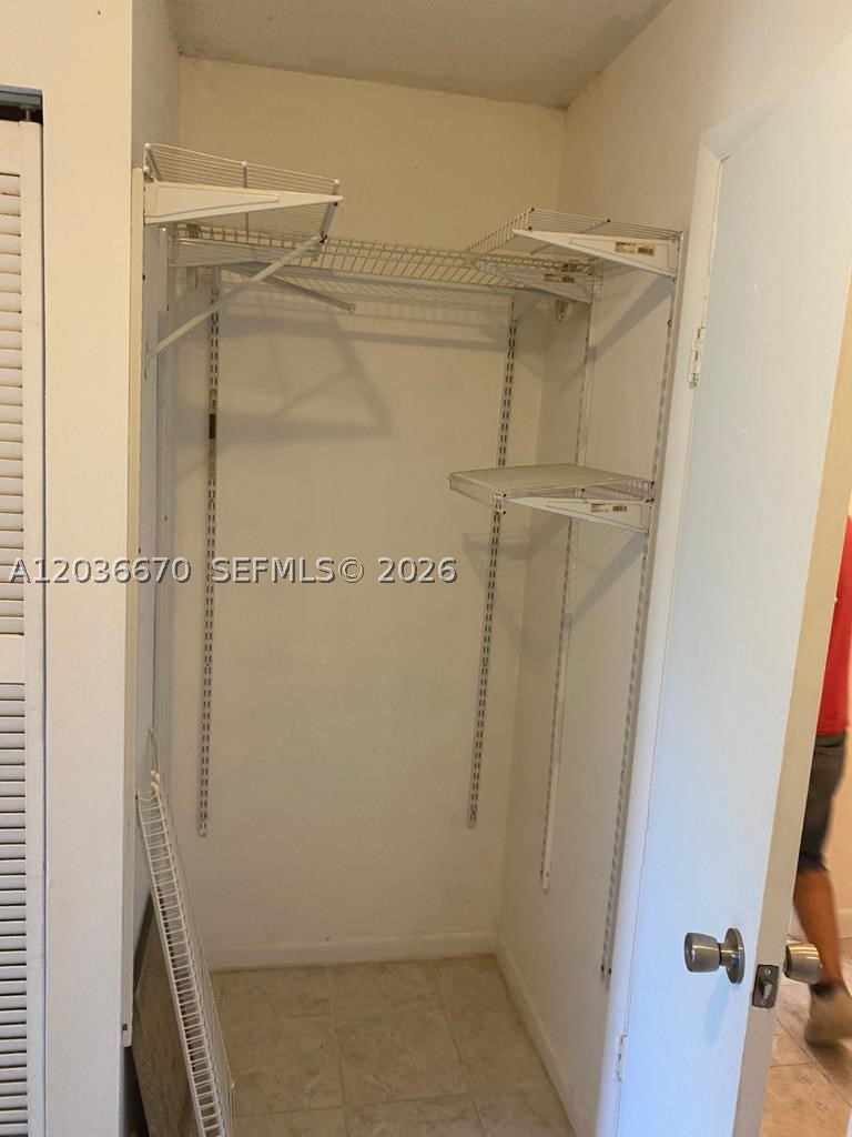 BROOKFIELD SQUARE CONDO - Residential Lease