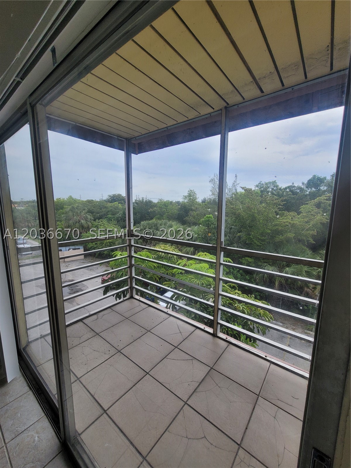 BROOKFIELD SQUARE CONDO - Residential Lease