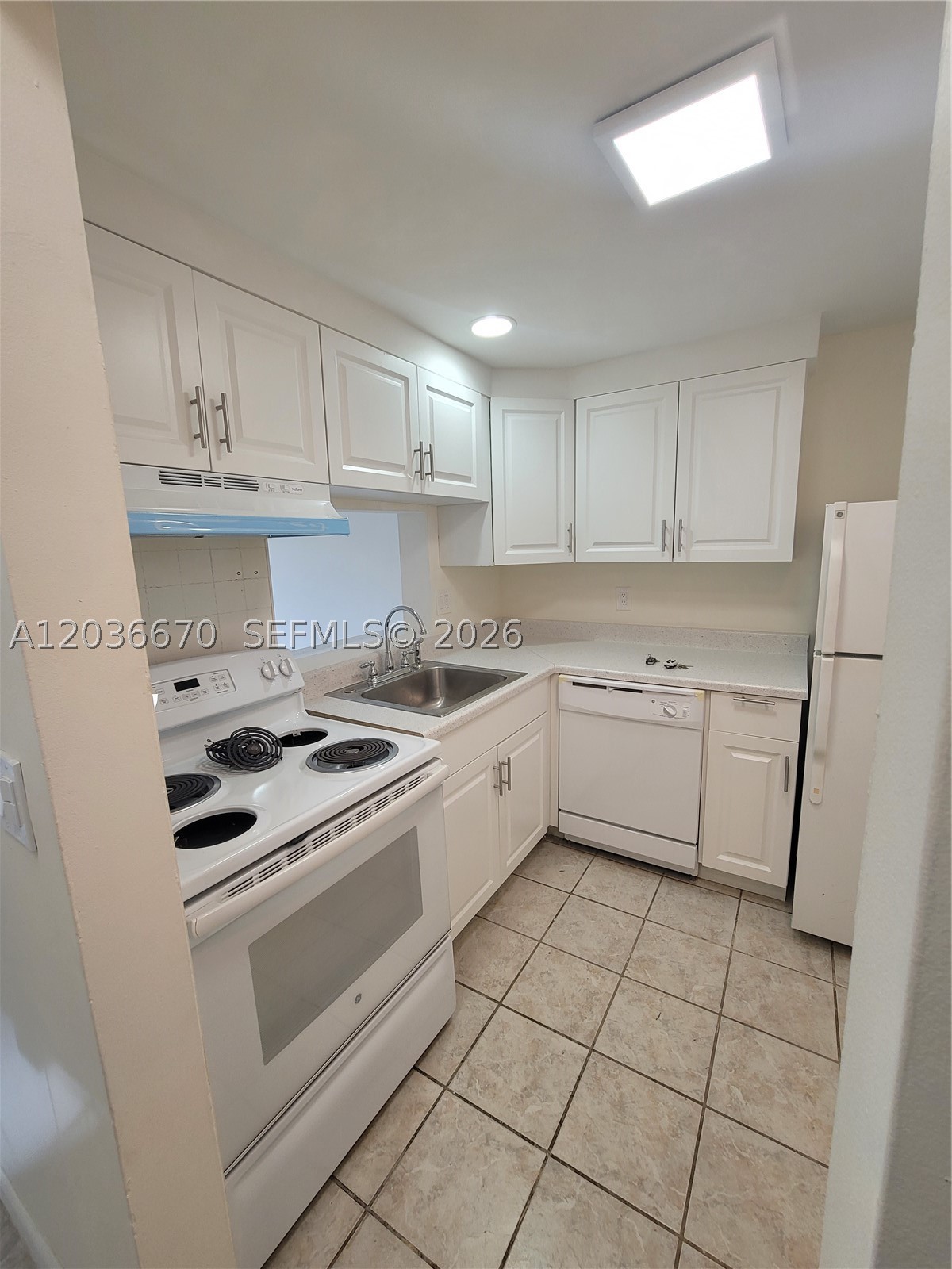 BROOKFIELD SQUARE CONDO - Residential Lease
