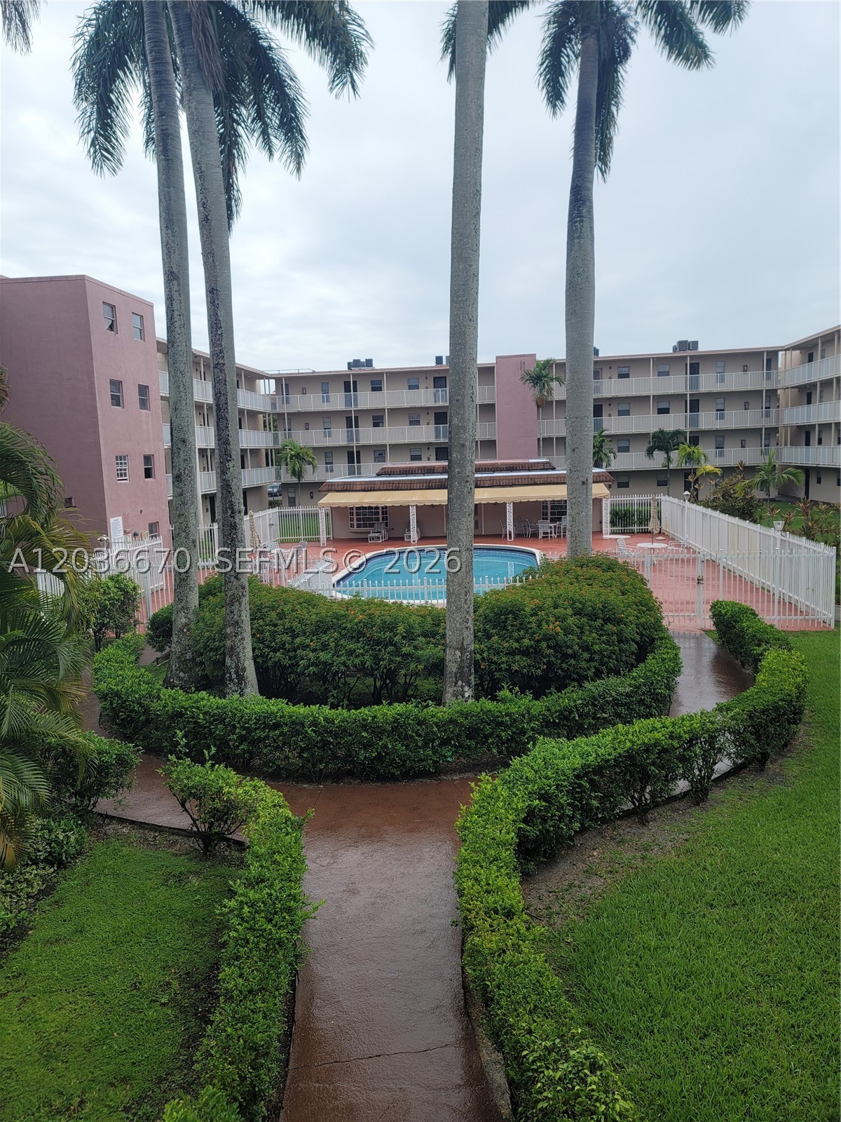 BROOKFIELD SQUARE CONDO - Residential Lease