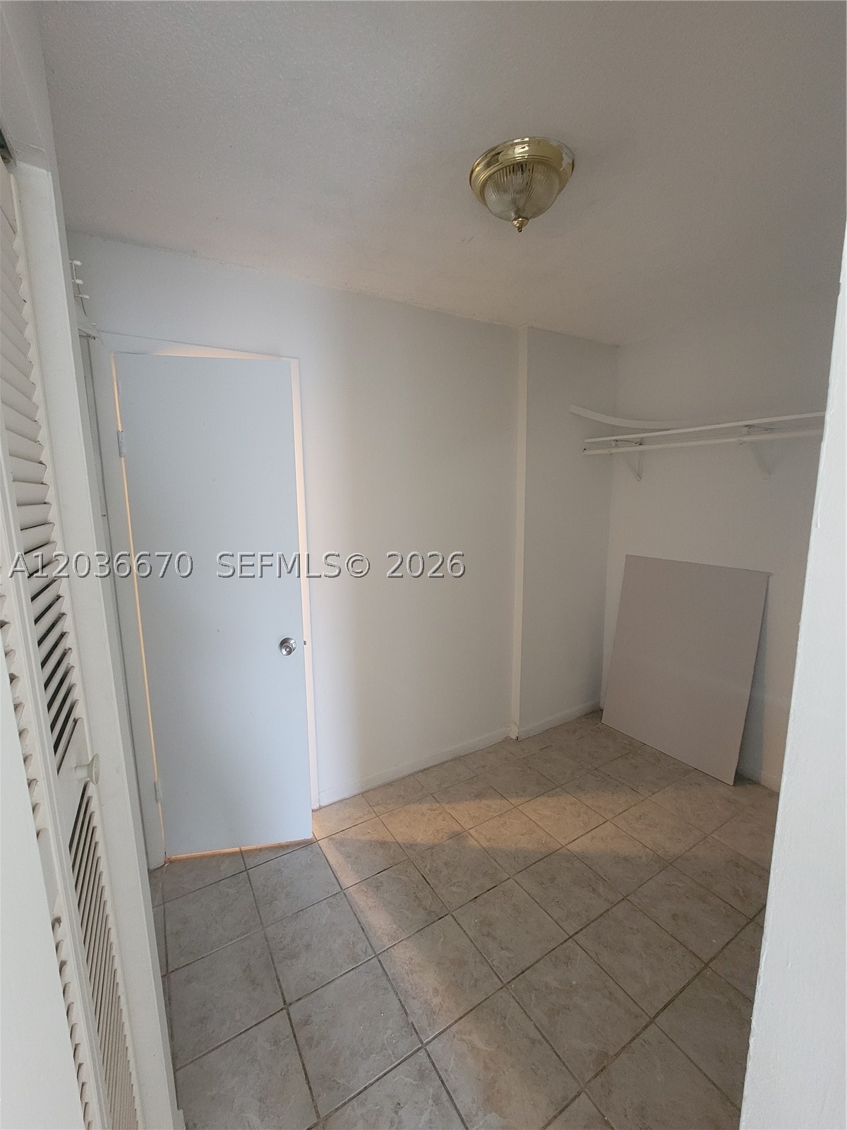 BROOKFIELD SQUARE CONDO - Residential Lease