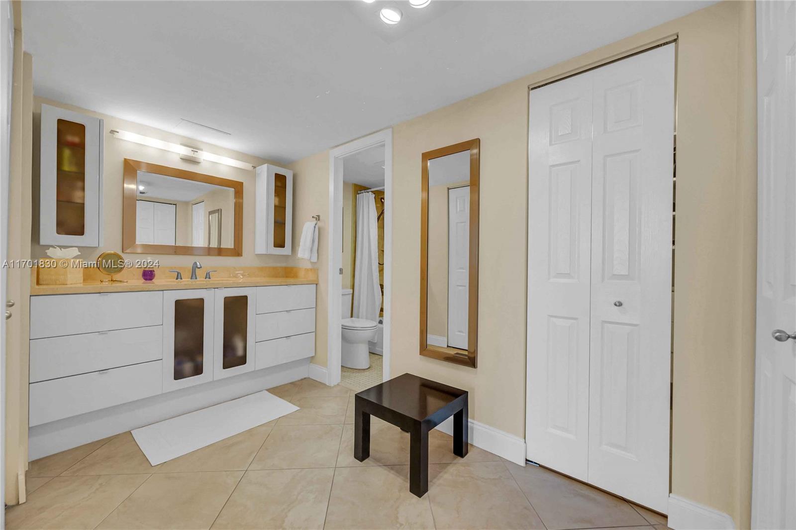 CORONADO CONDO-TOWER II - Residential